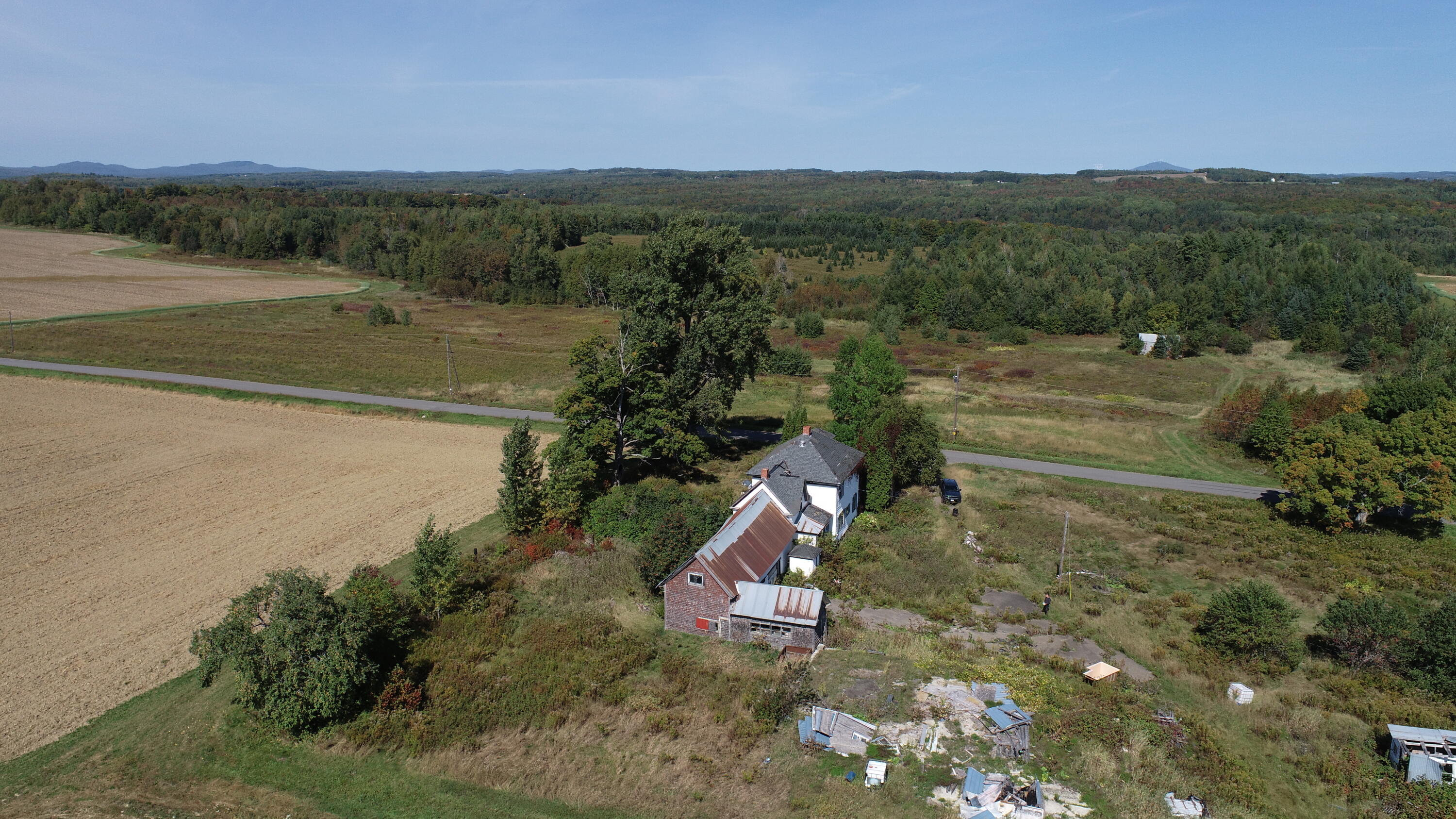 main property photo 17