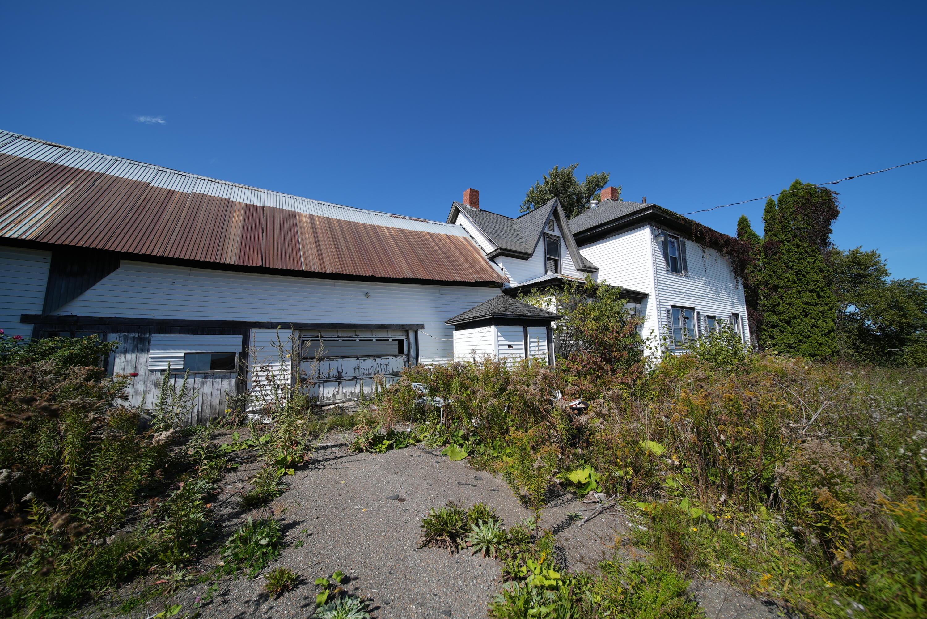 main property photo 36