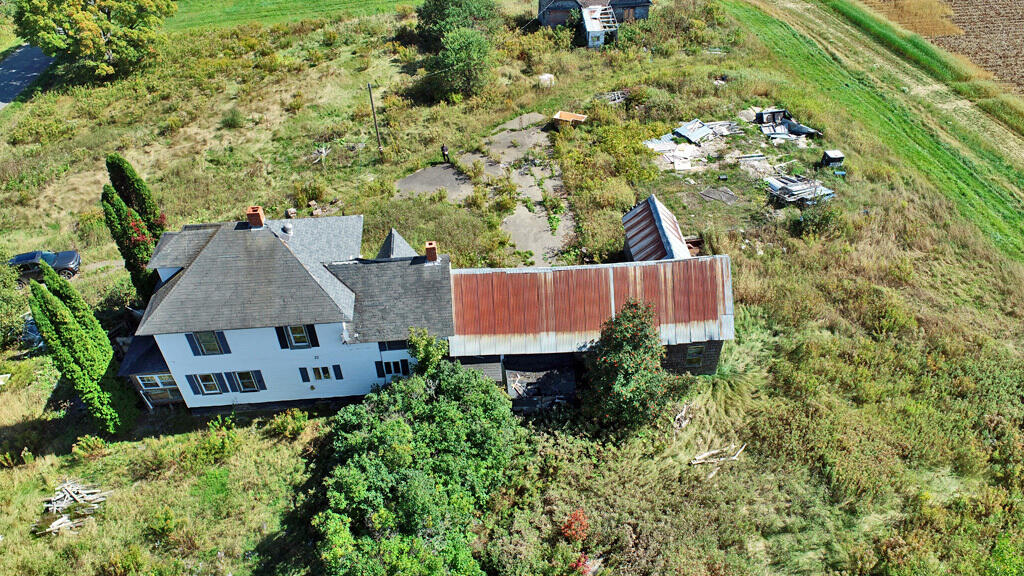 main property photo 6