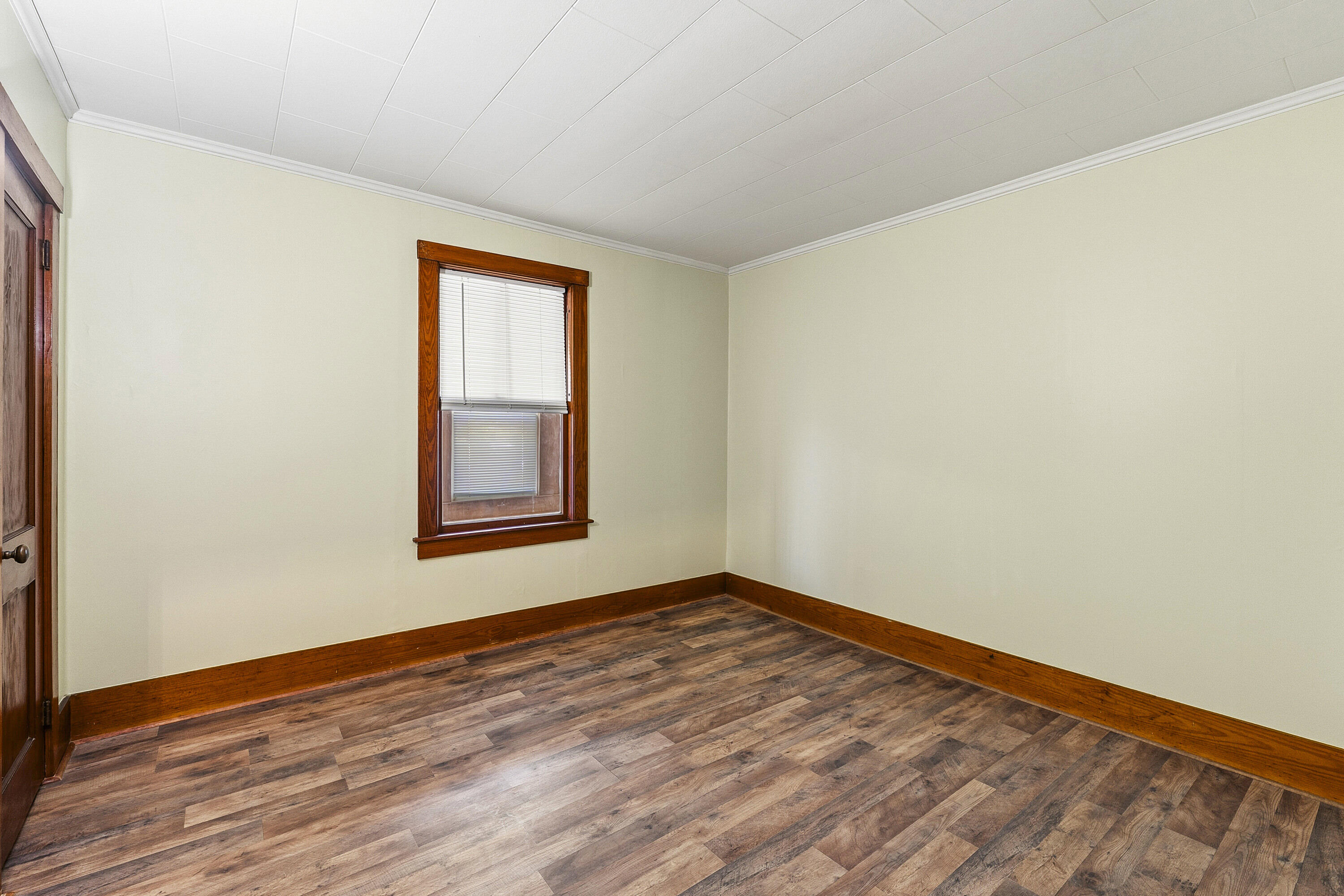 main property photo 123