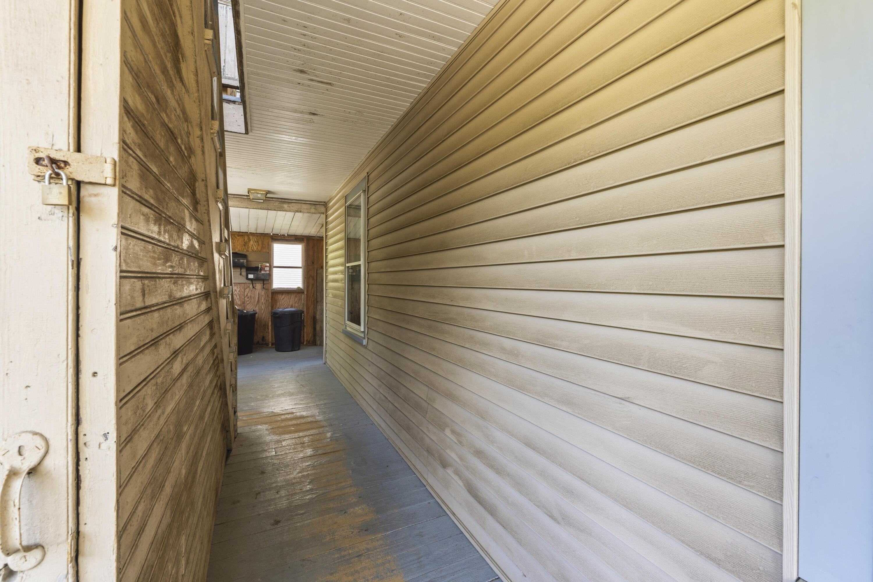 main property photo 77