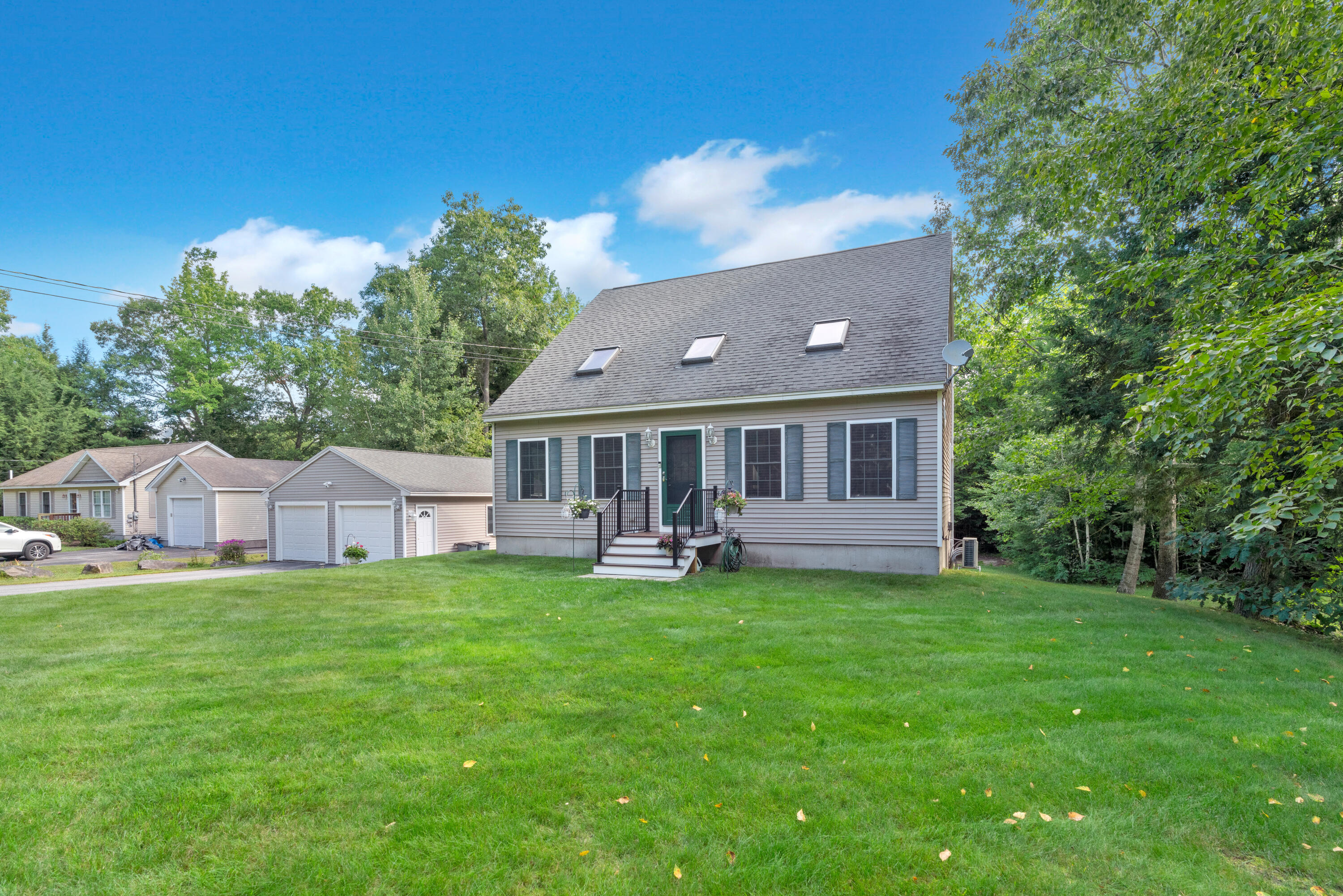 main property photo 37