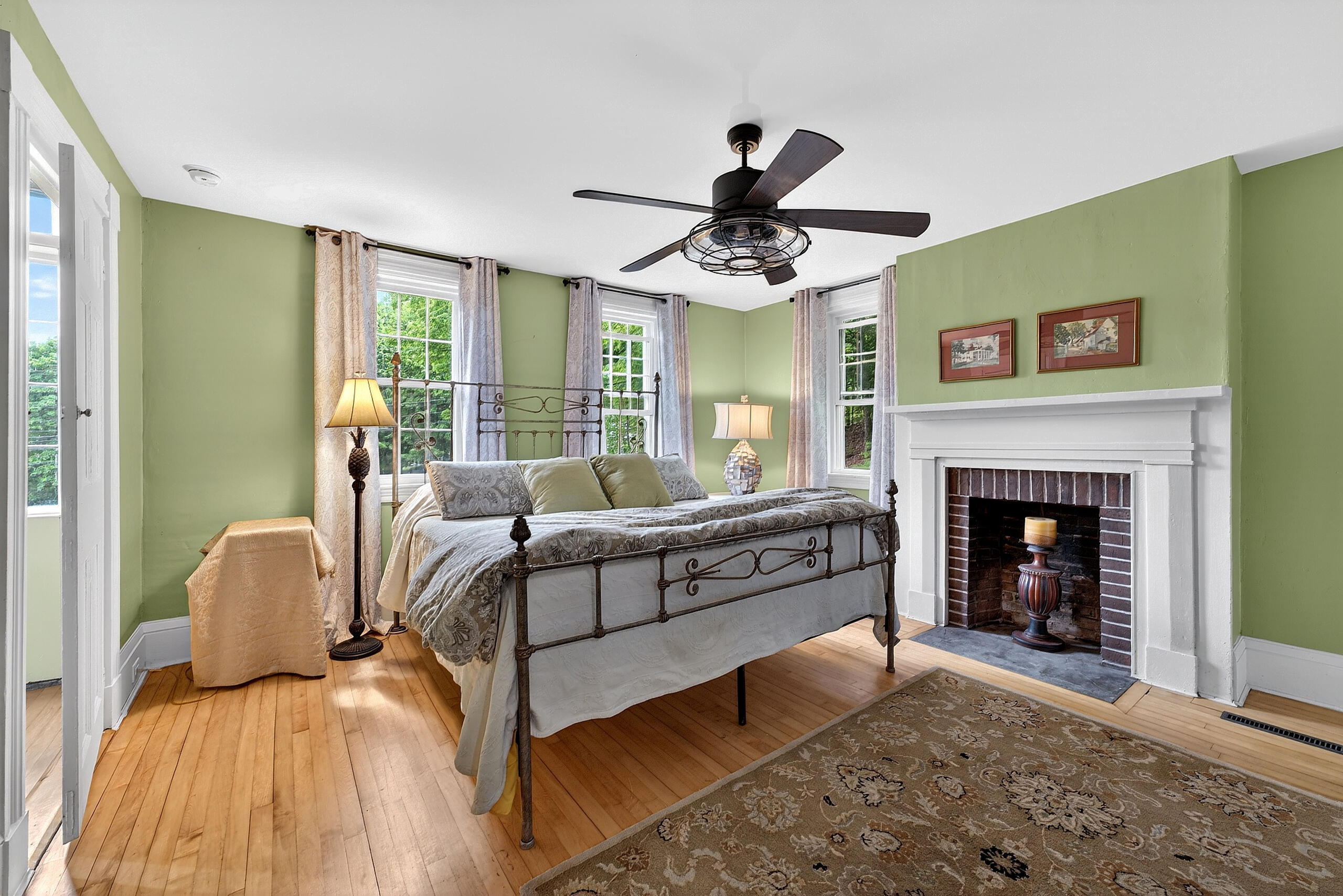 main property photo 30