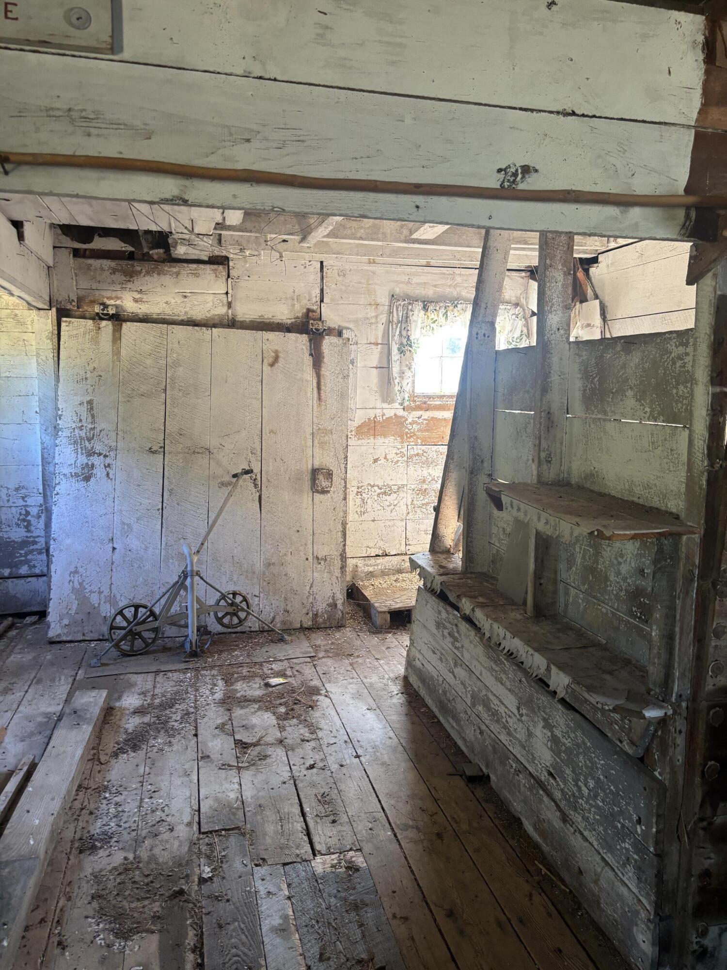 main property photo 12