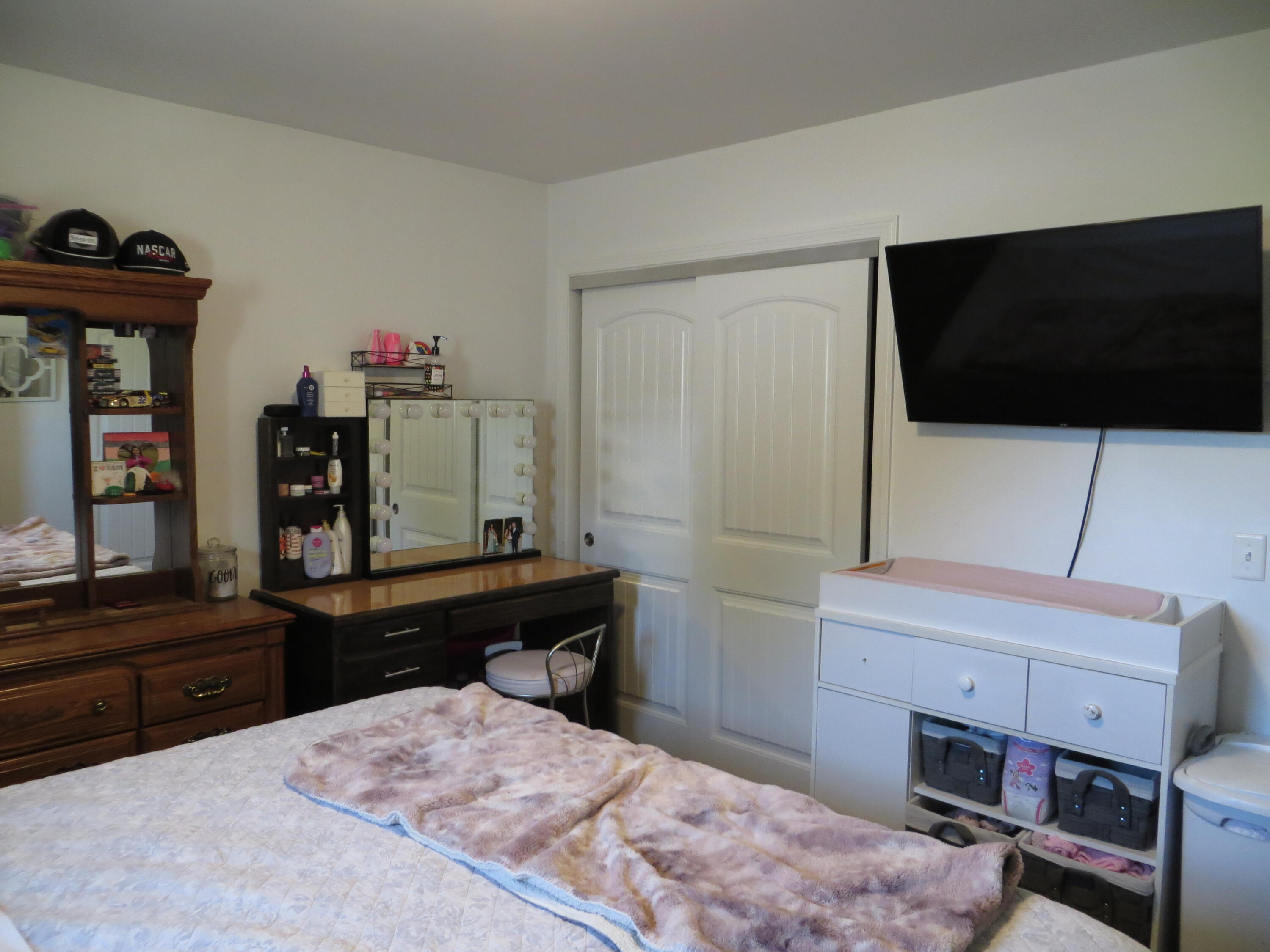main property photo 25