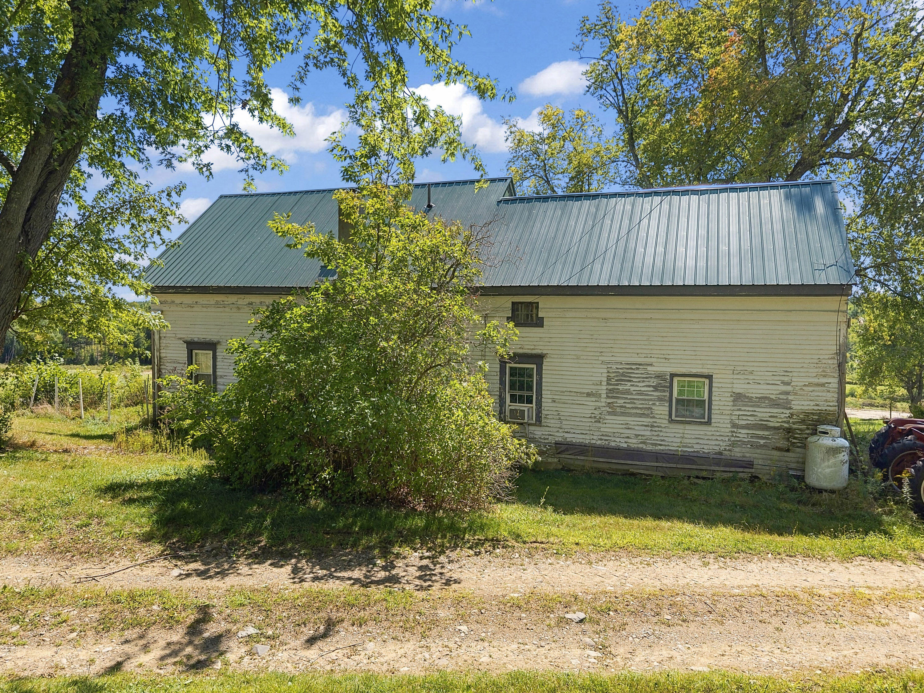 main property photo 35