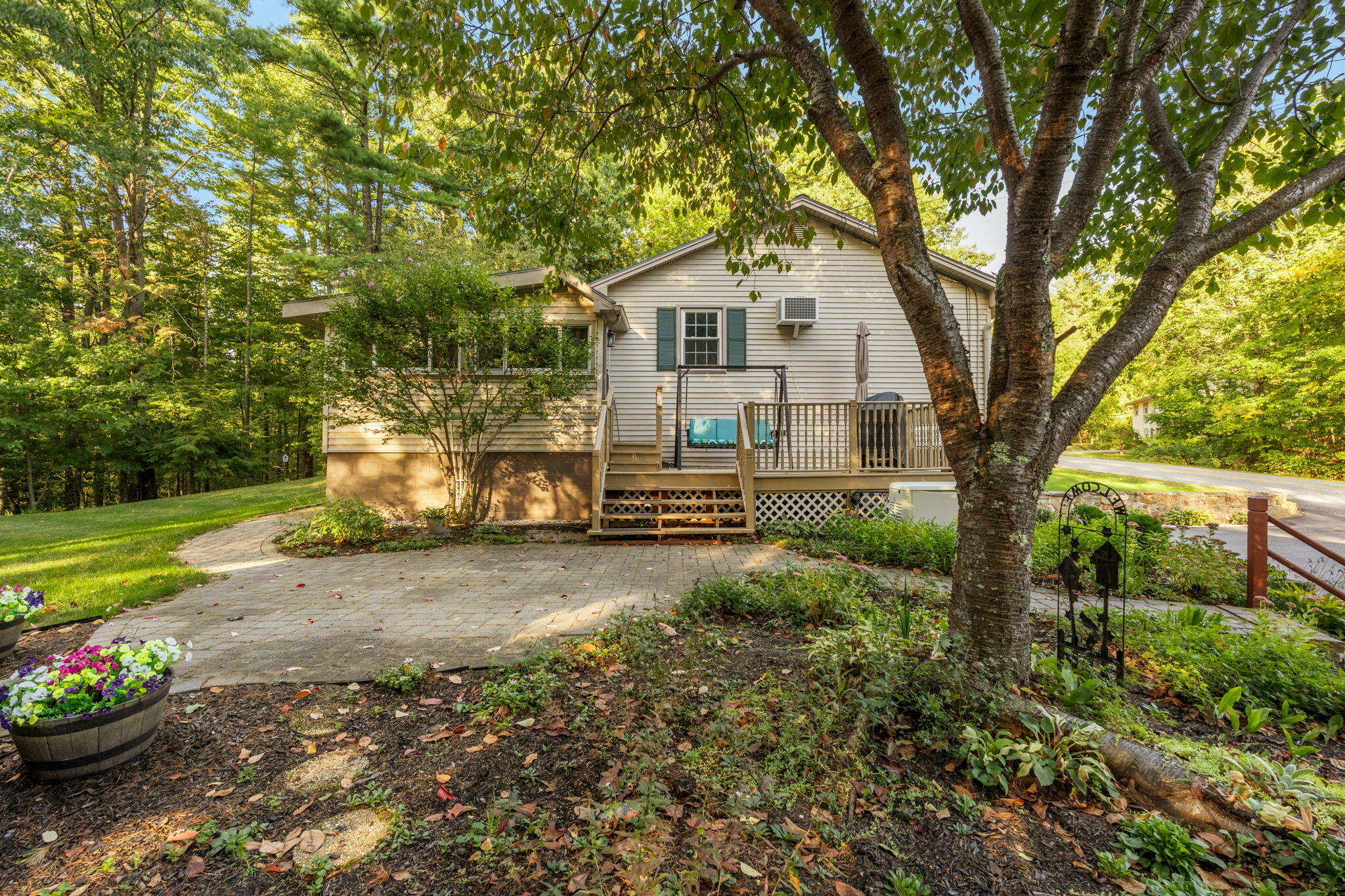 main property photo 50