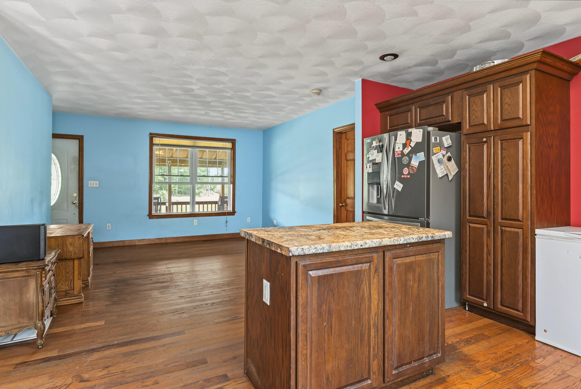 main property photo 16