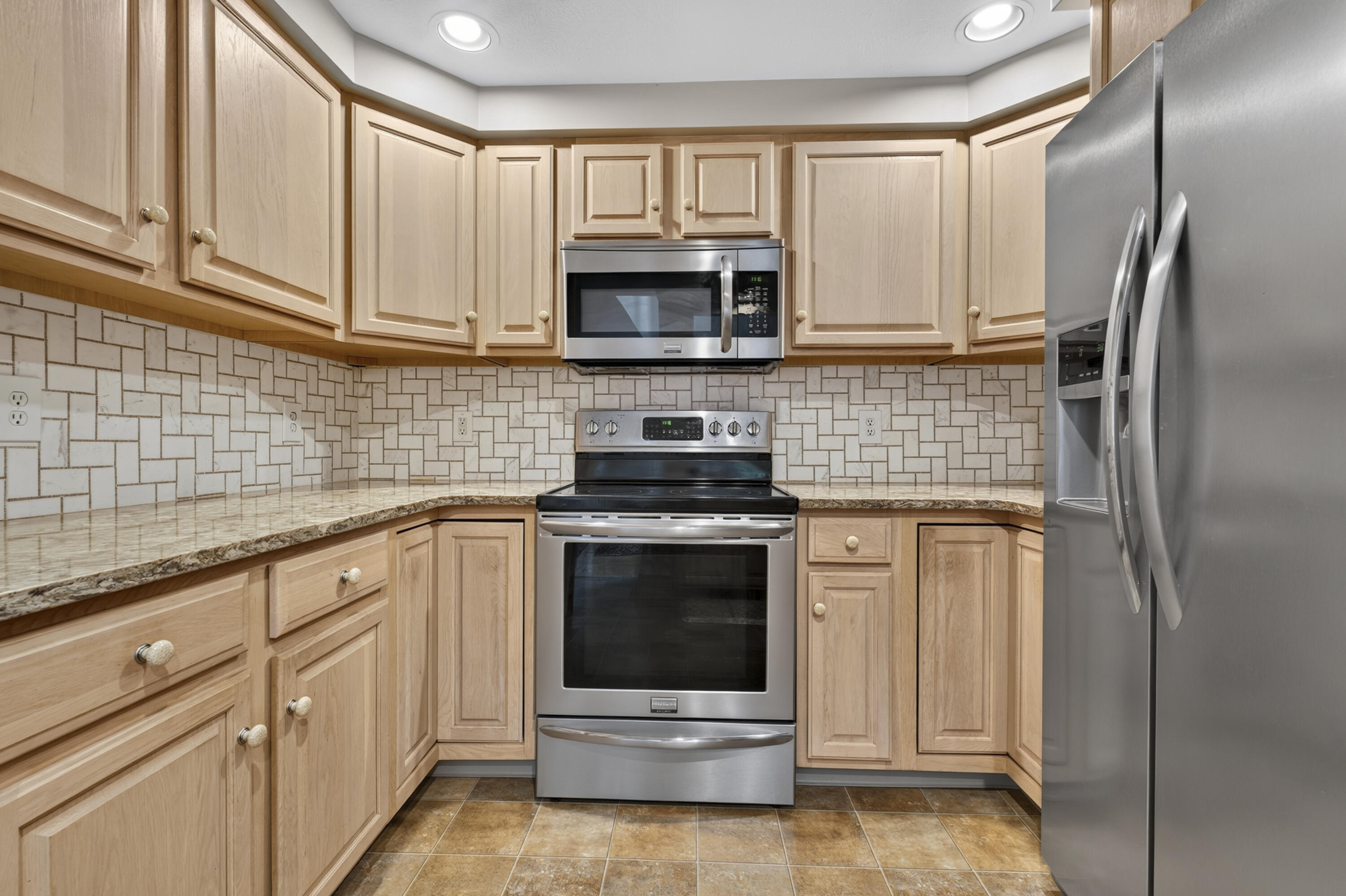 main property photo 22