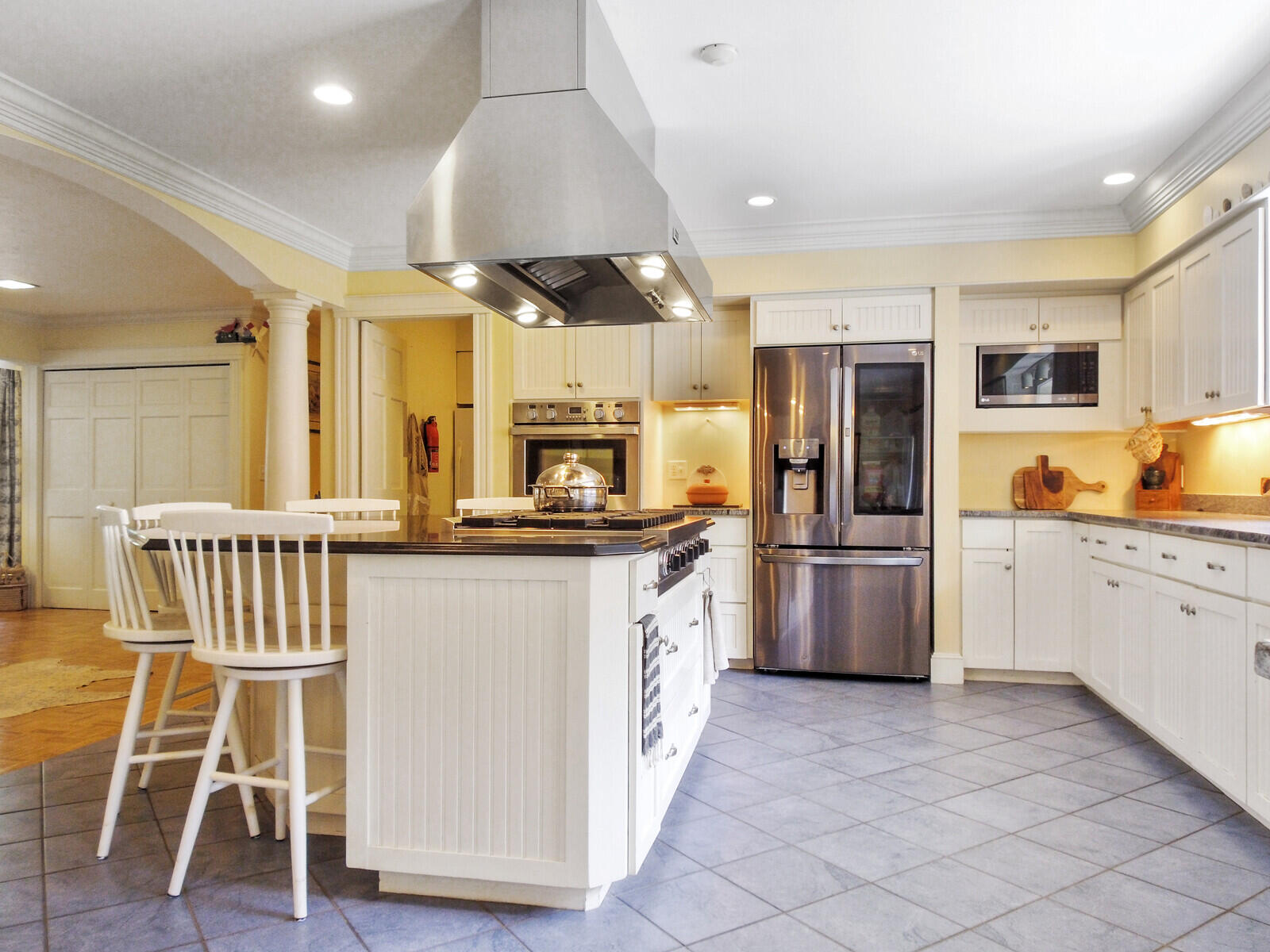 main property photo 6