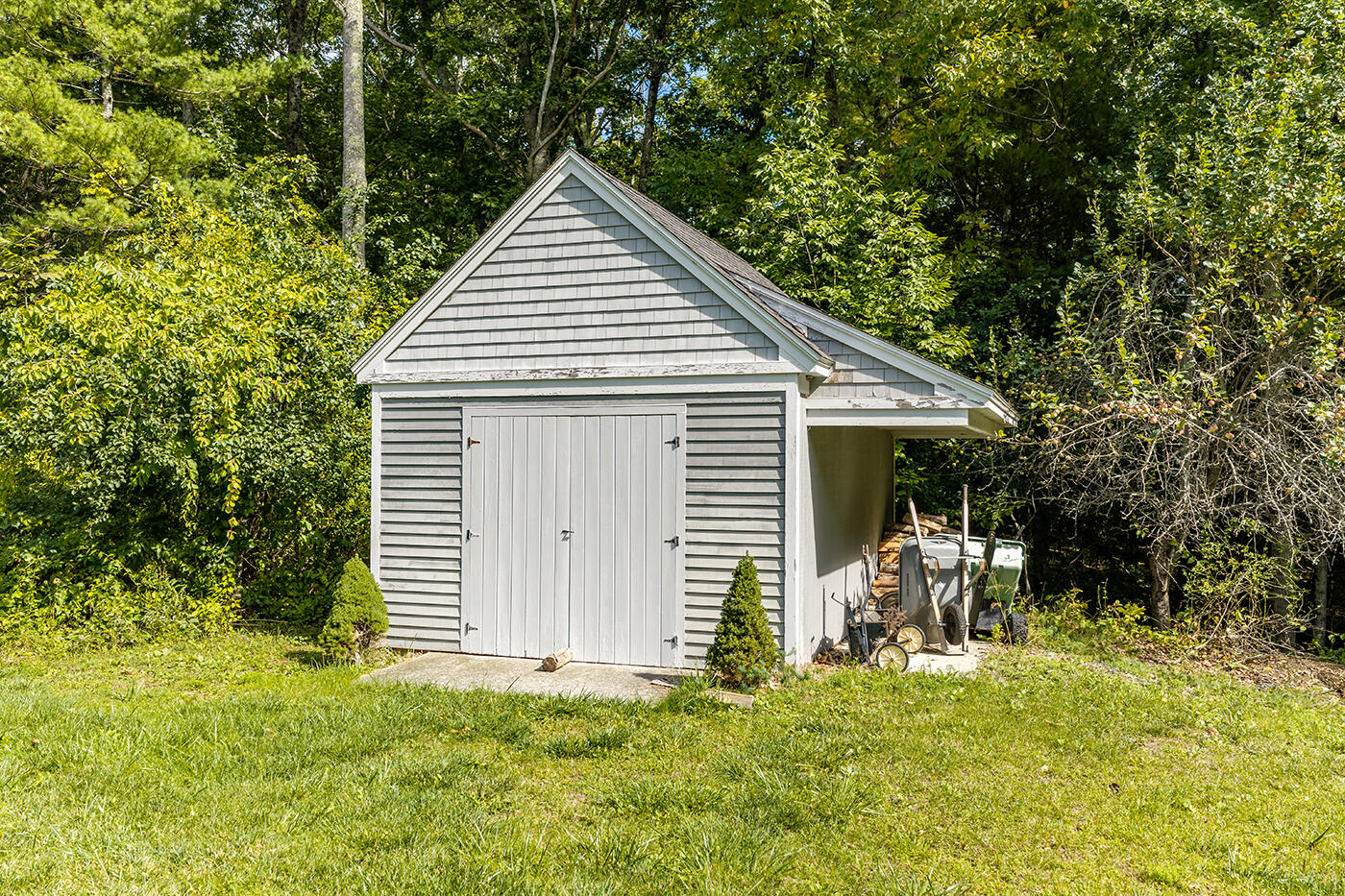 main property photo 40