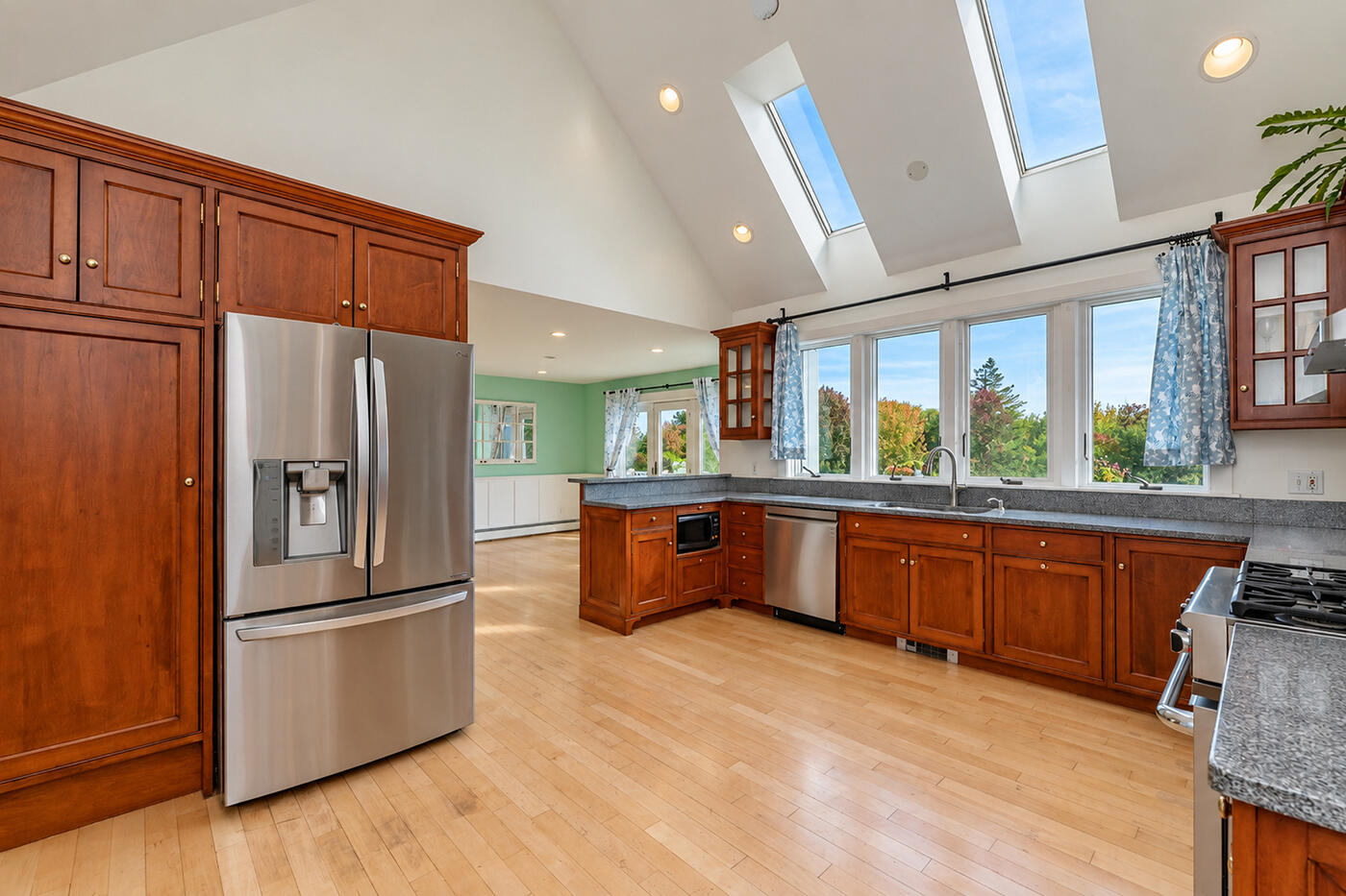 main property photo 8