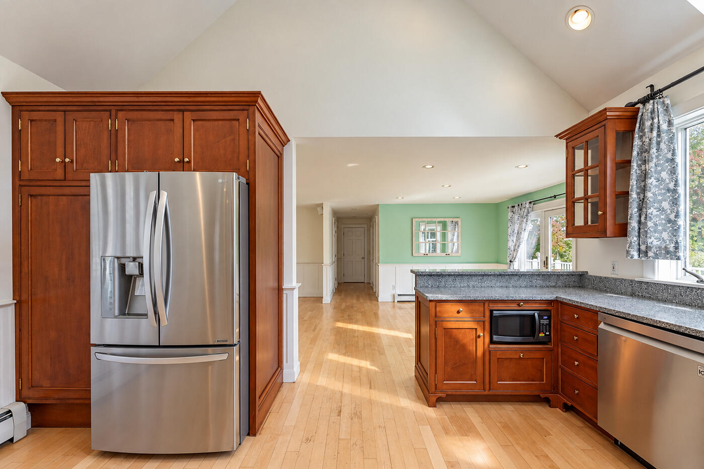 main property photo 9