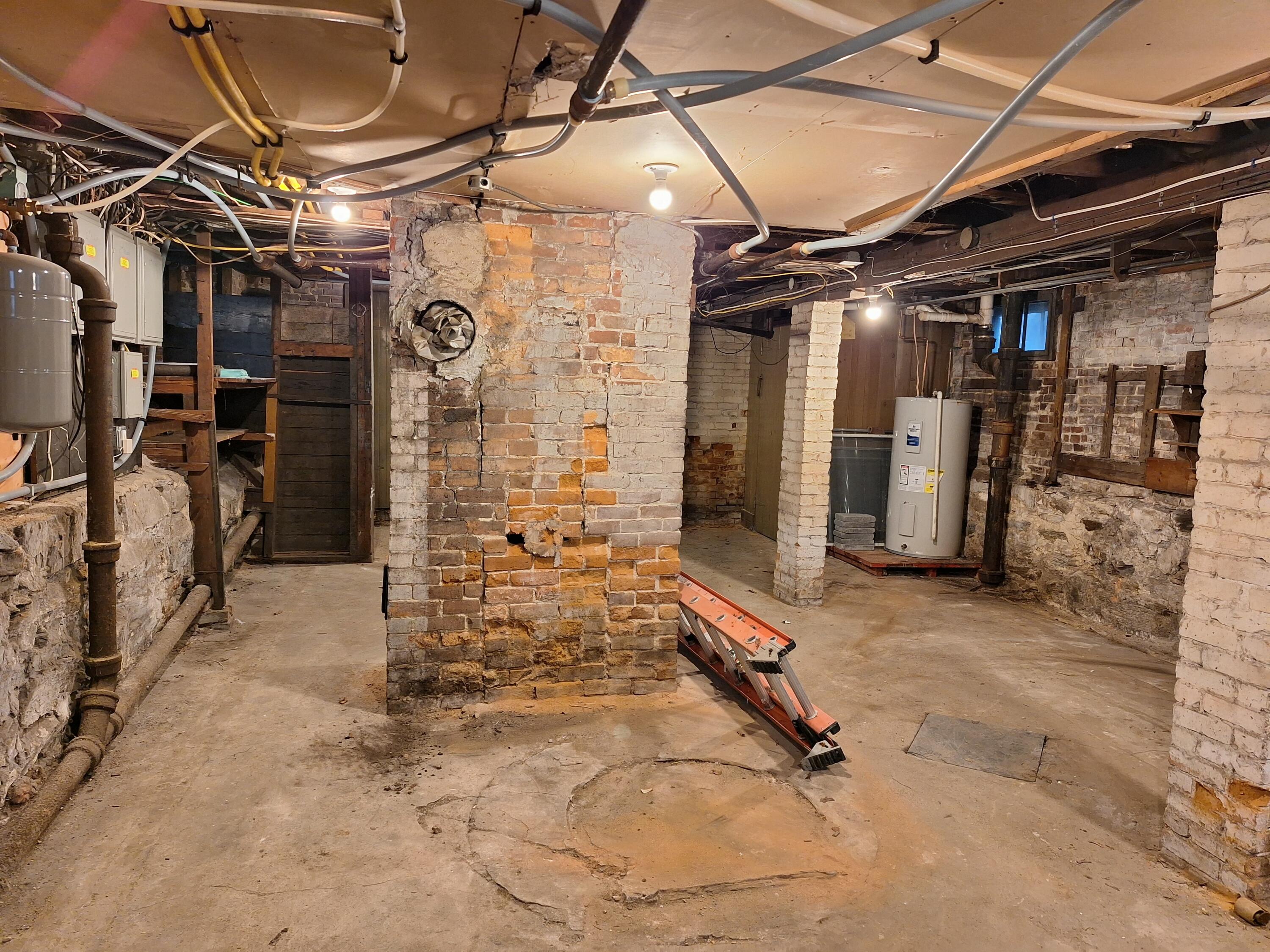 main property photo 30