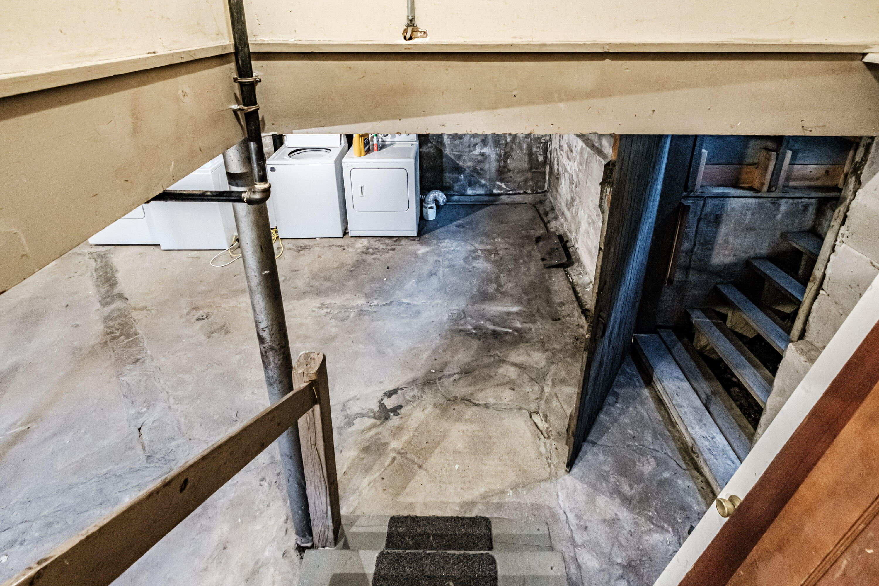 main property photo 81
