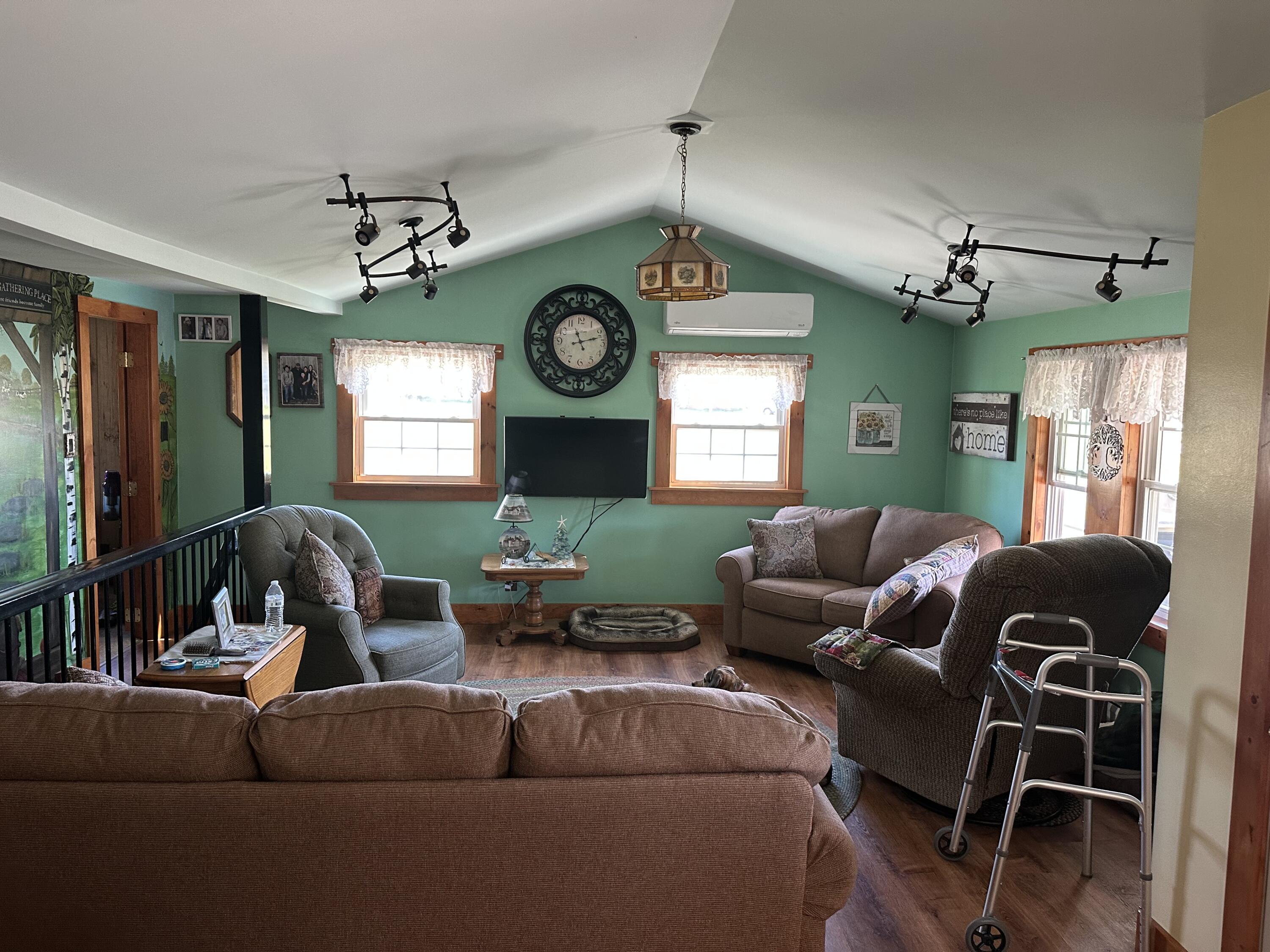 main property photo 13