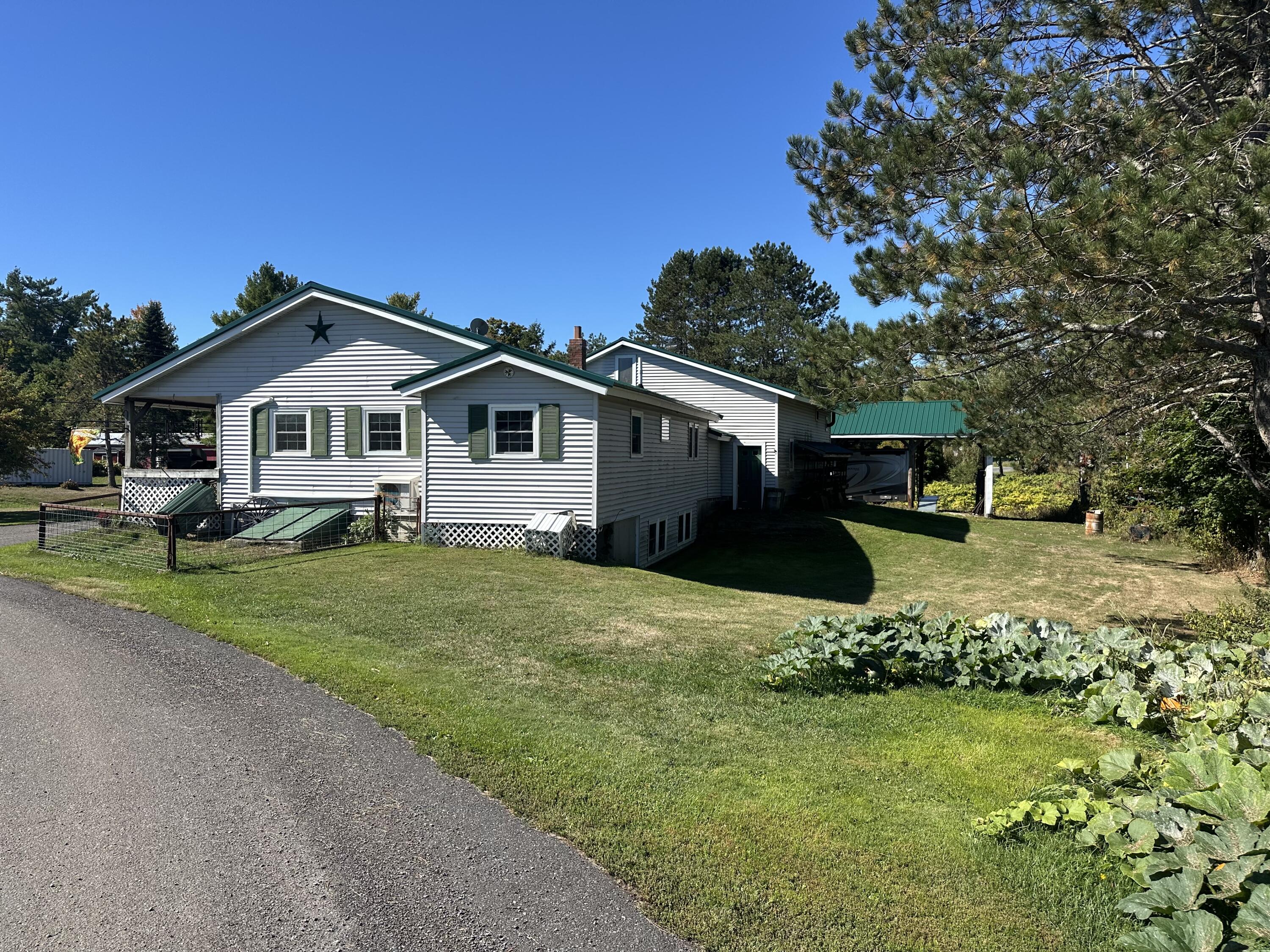 main property photo 28