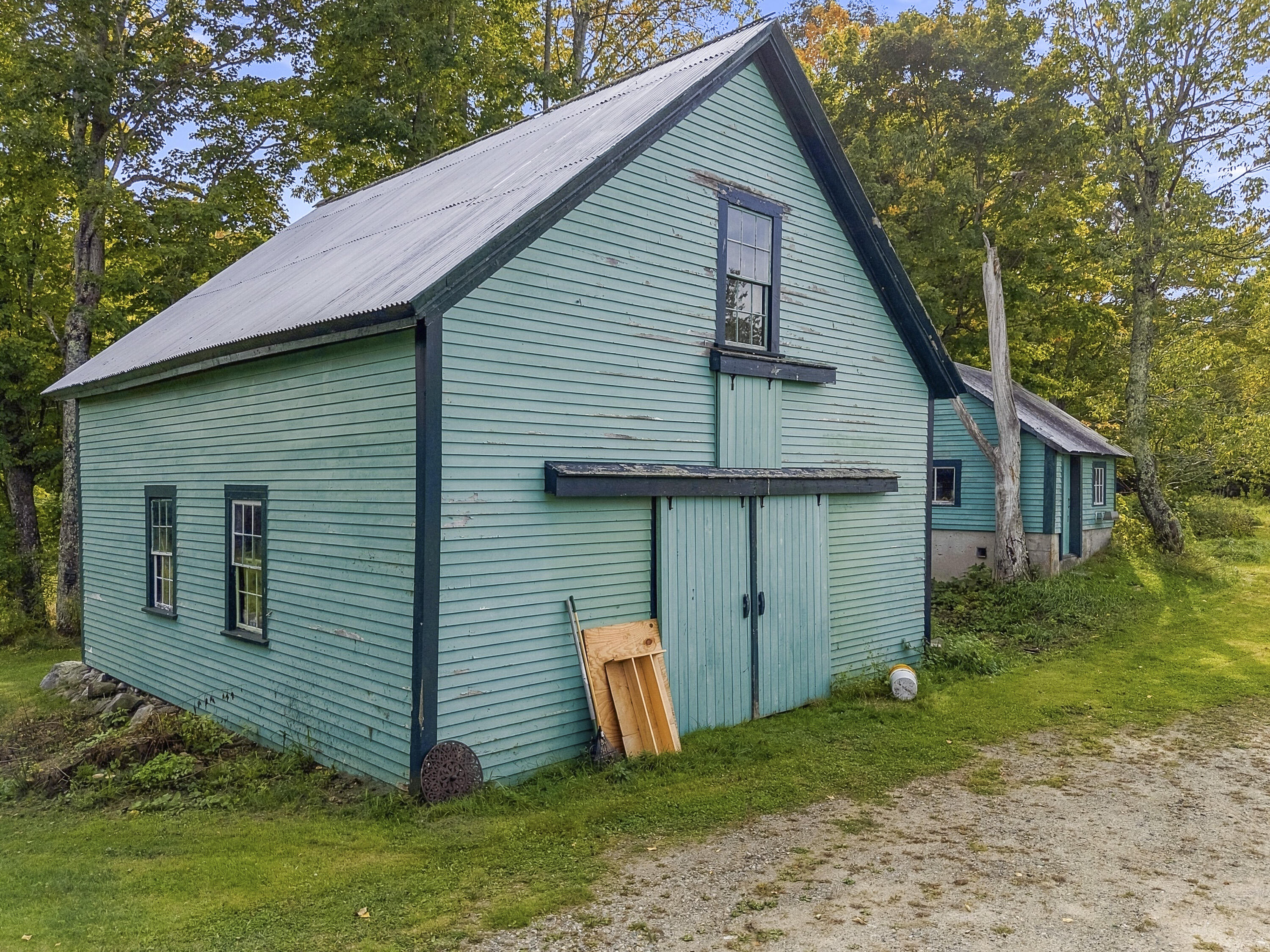 main property photo 36
