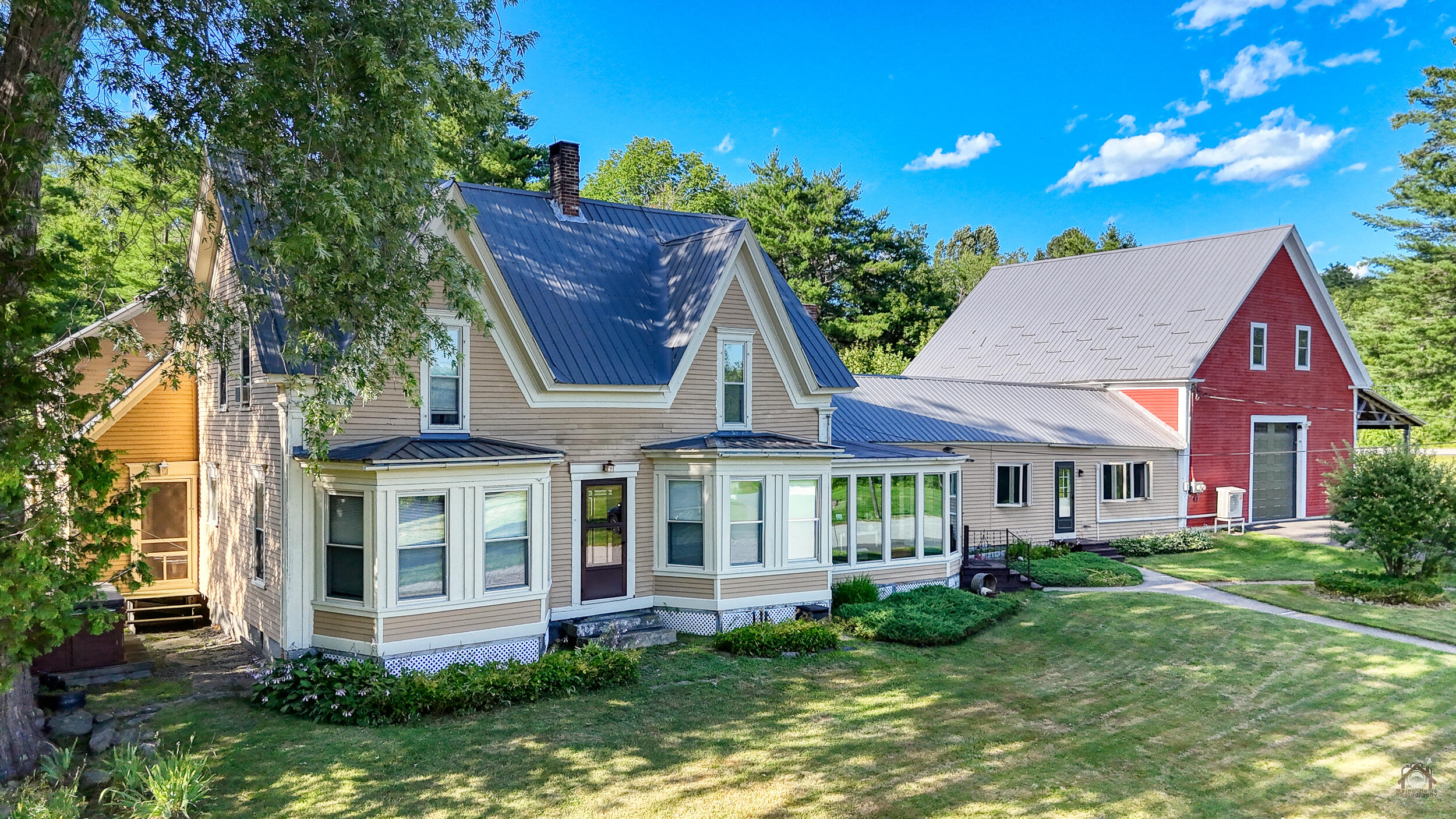 main property photo 32