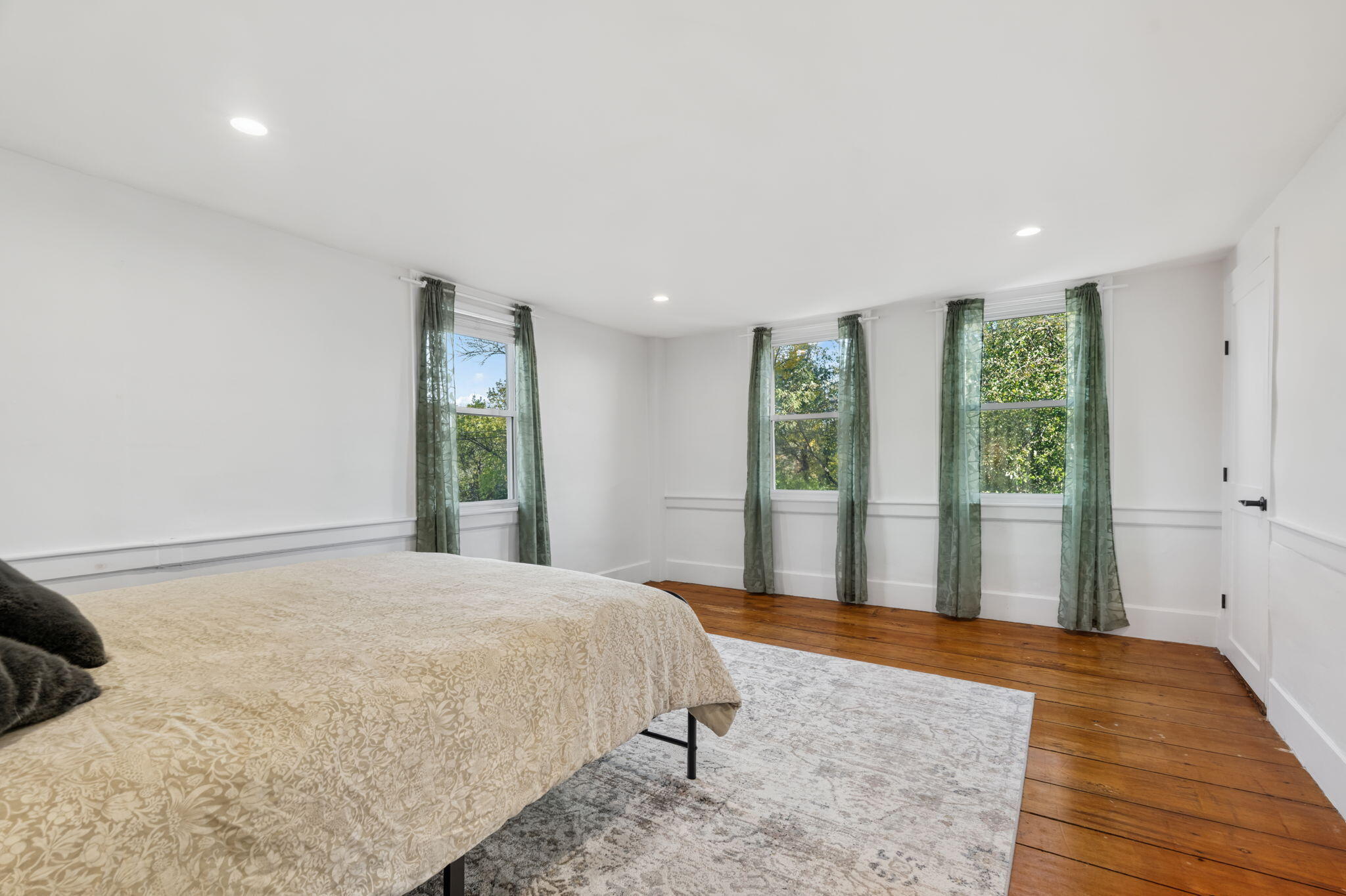 main property photo 50