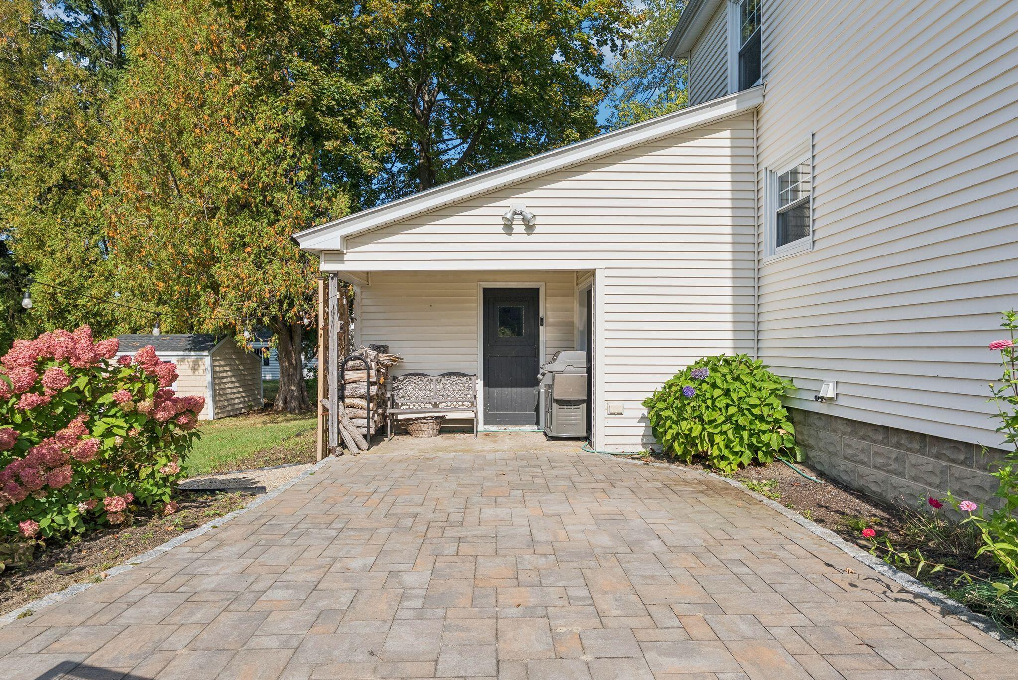main property photo 32