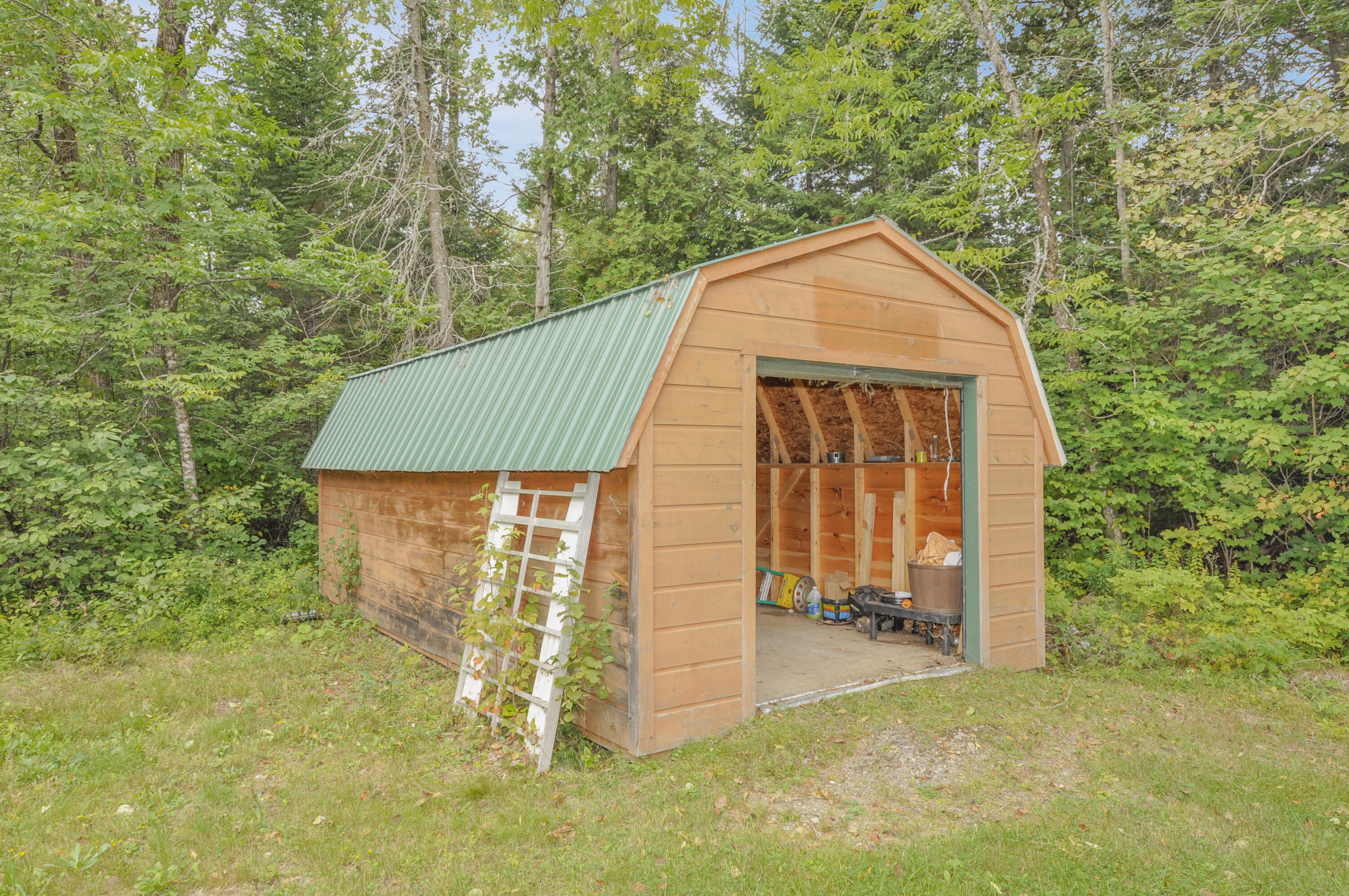 main property photo 20