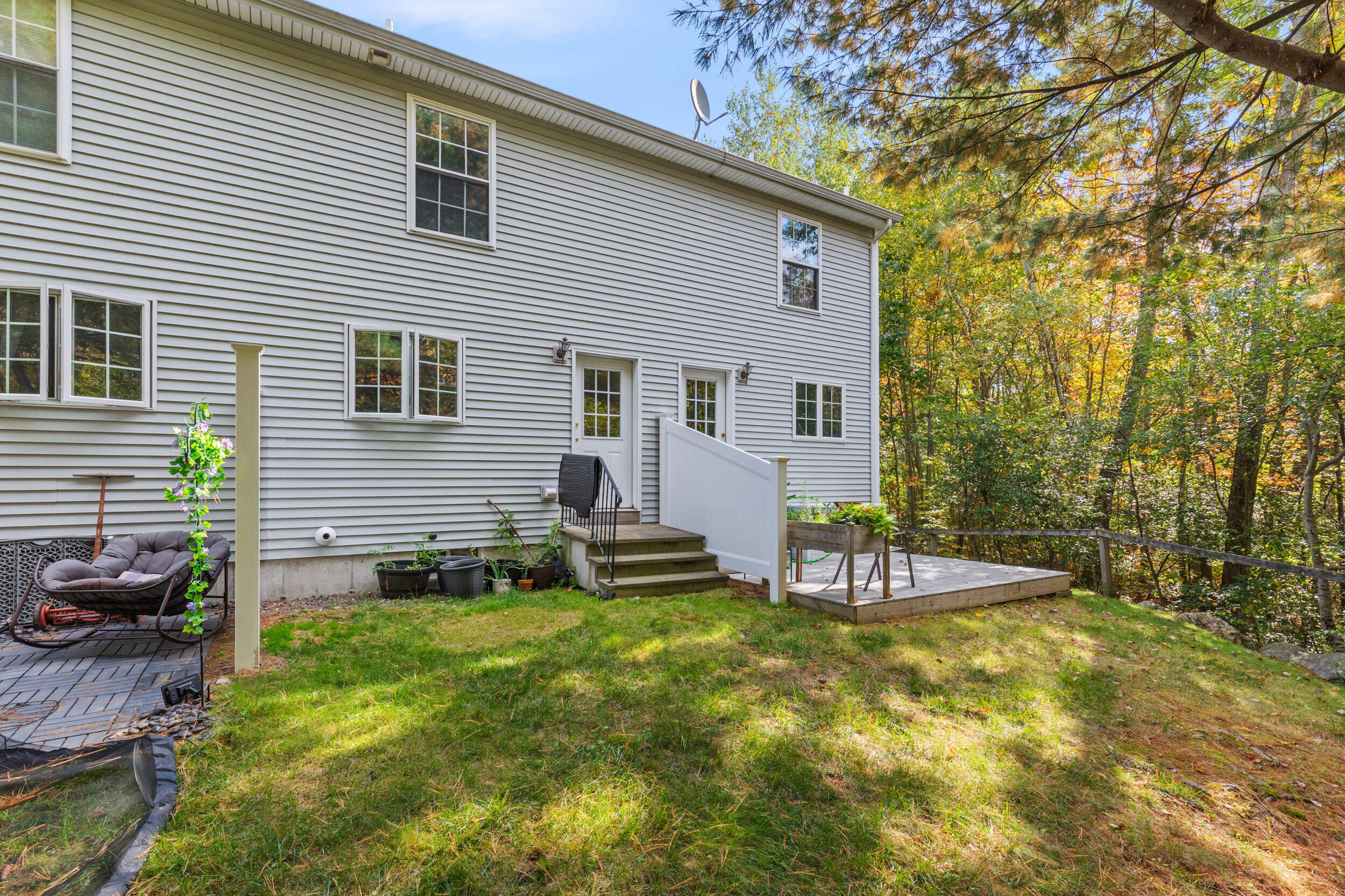 main property photo 23