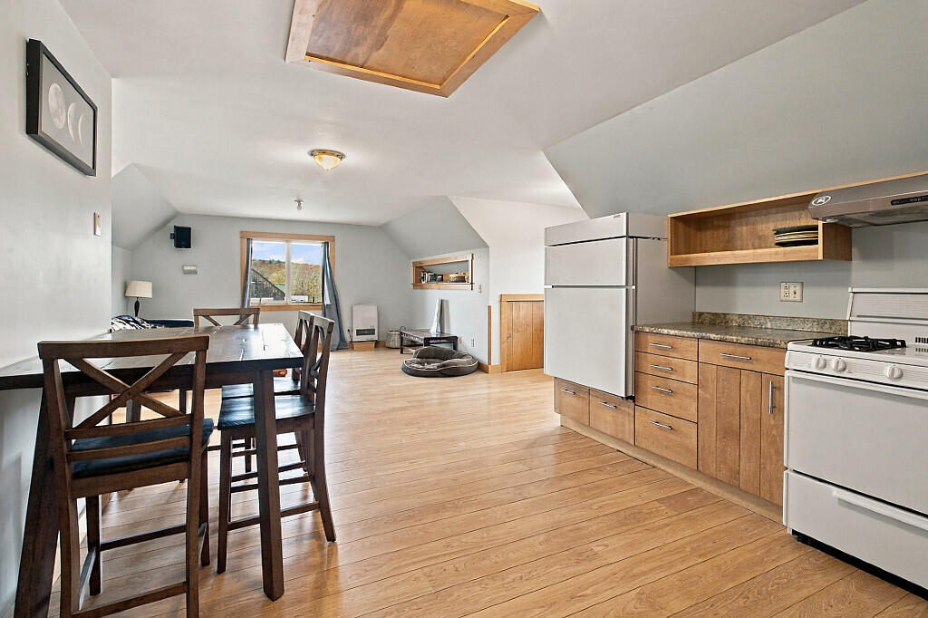 main property photo 70