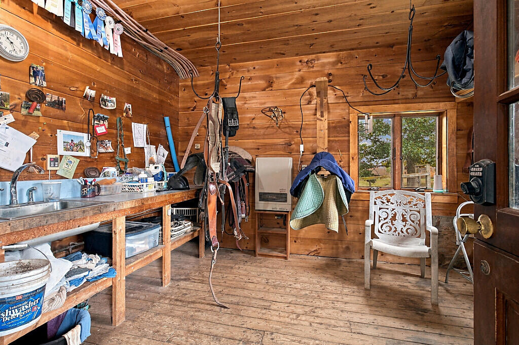 main property photo 74