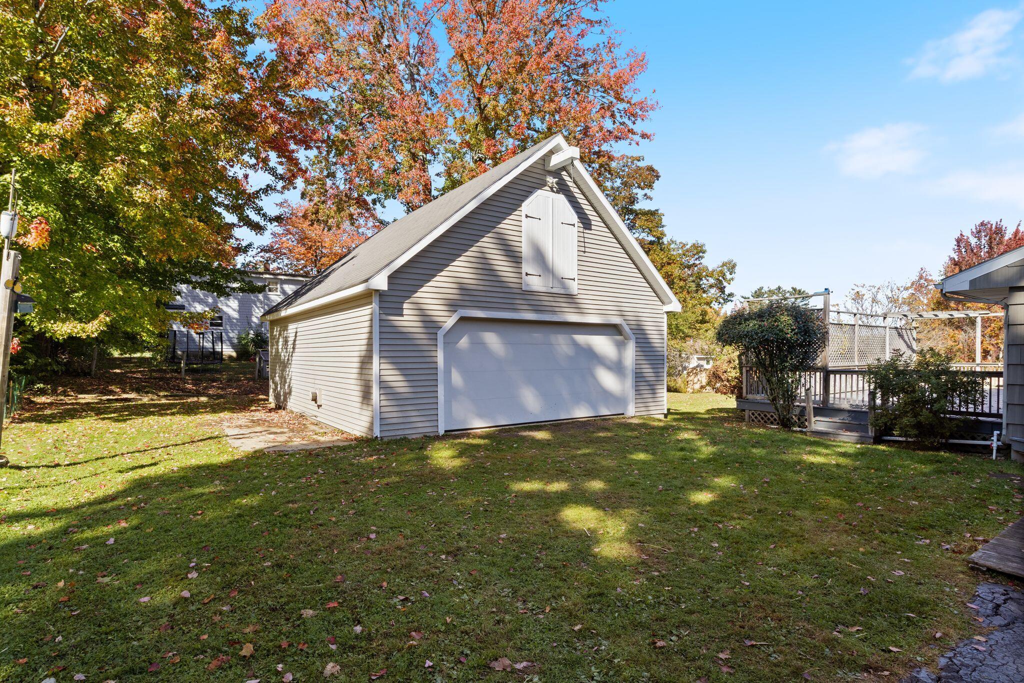 main property photo 34