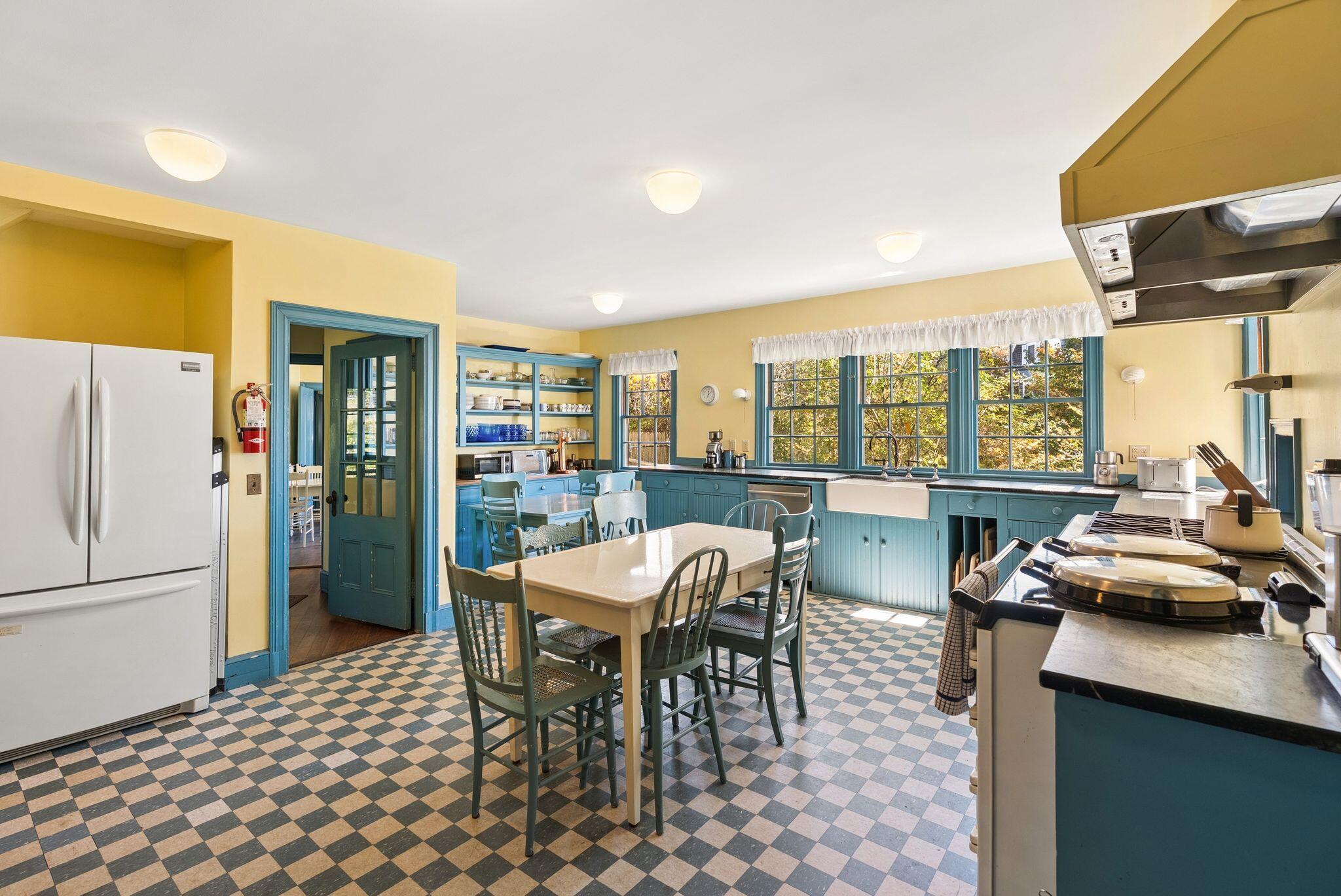 main property photo 40