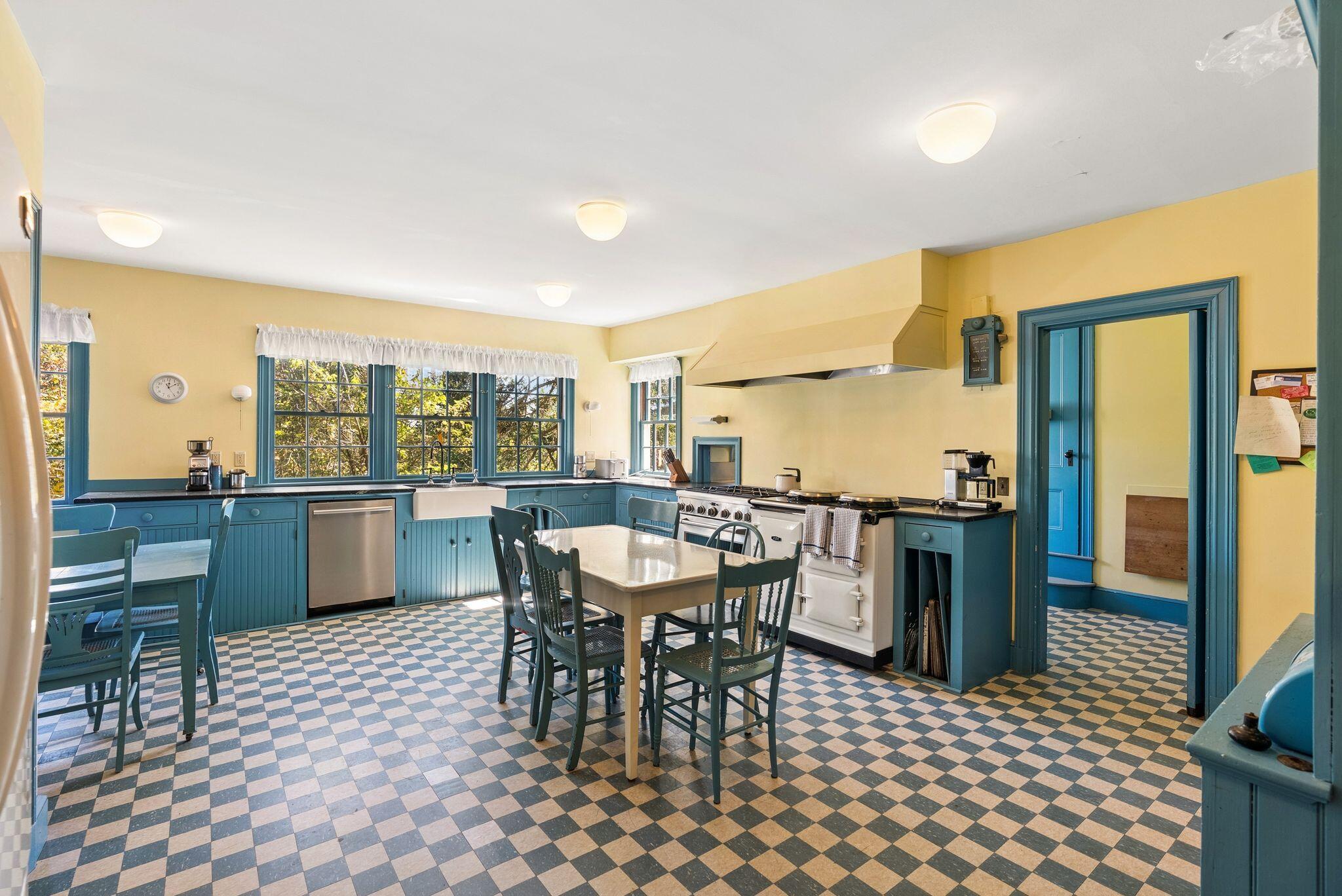 main property photo 41