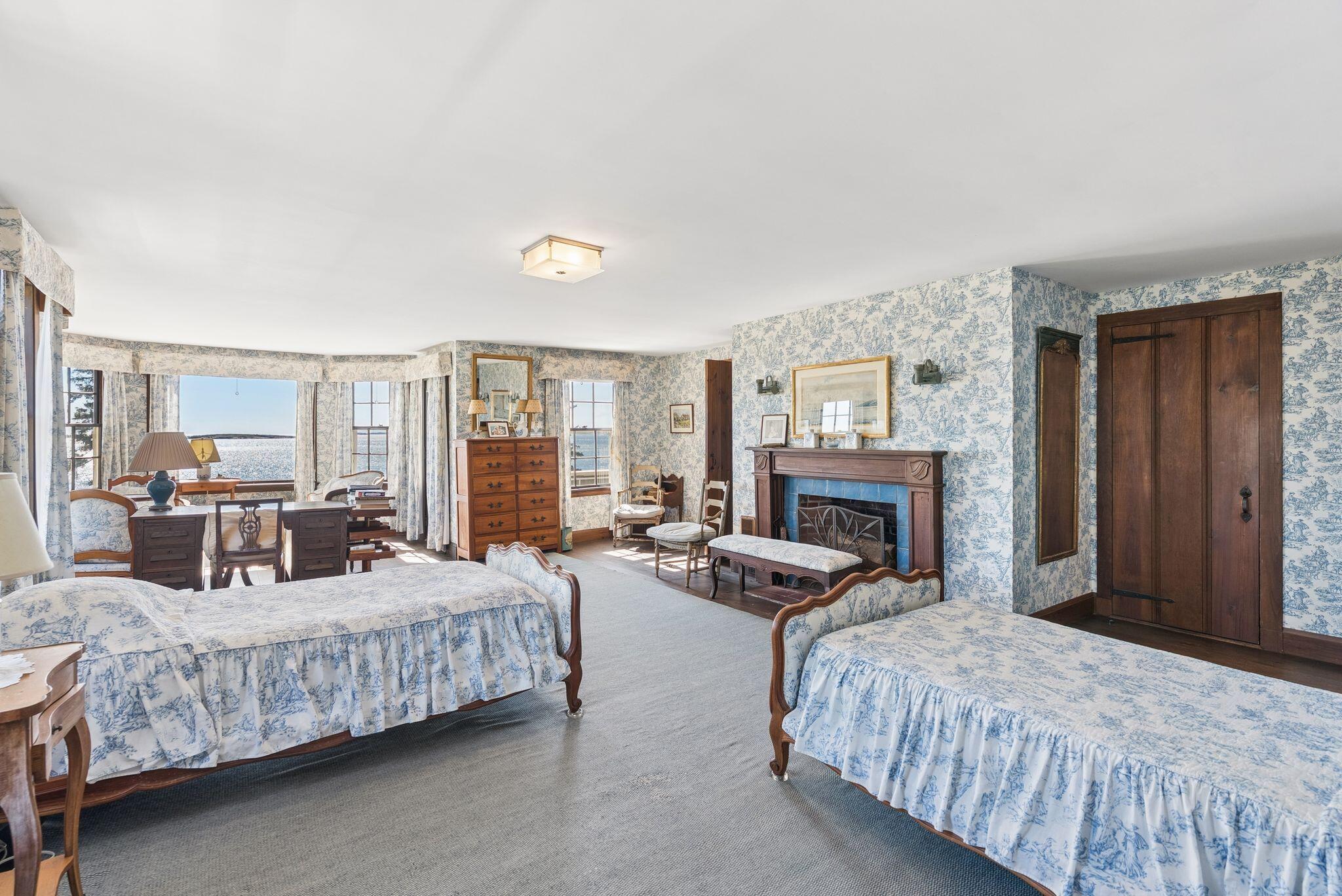 main property photo 54