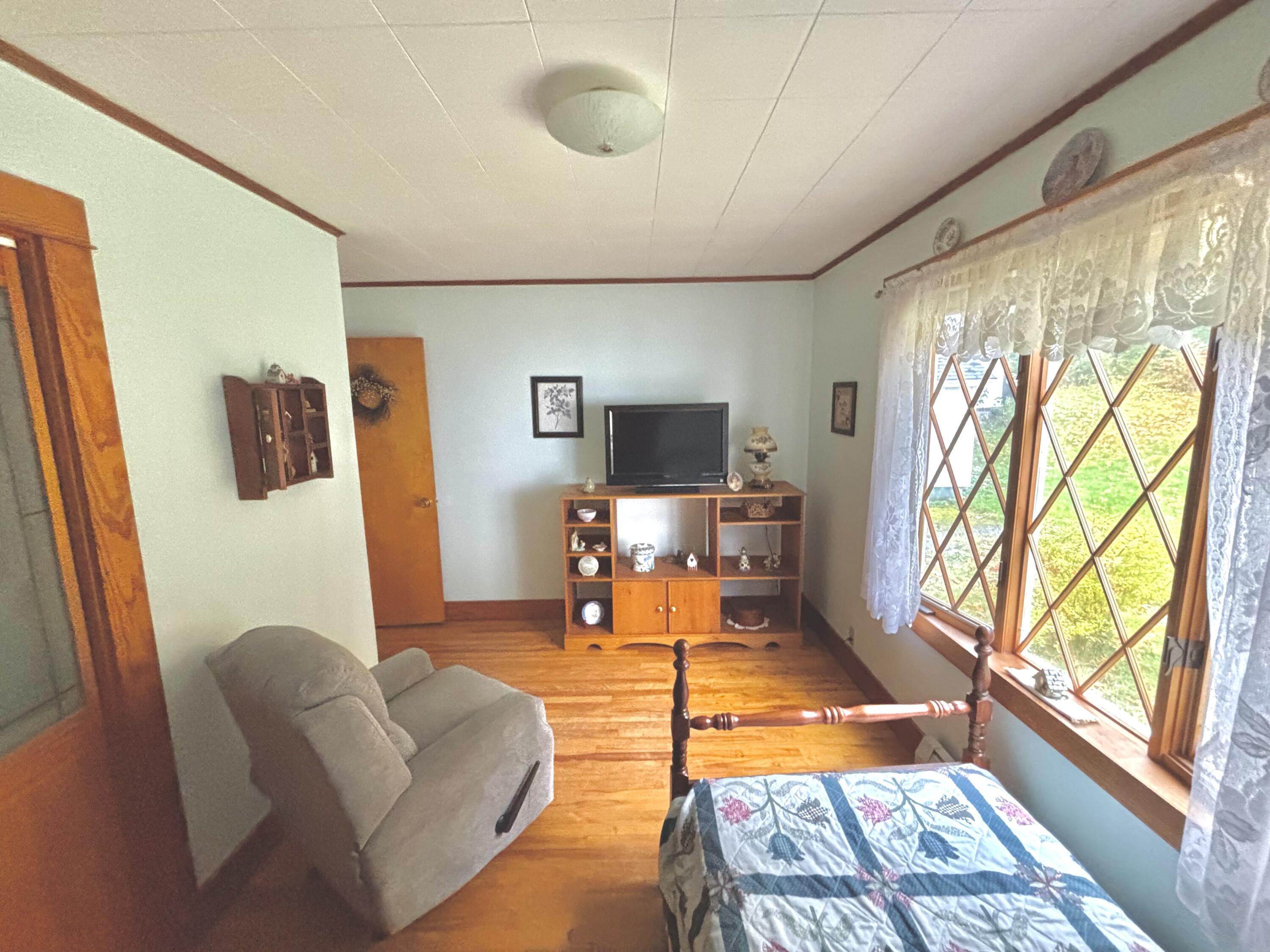 main property photo 18