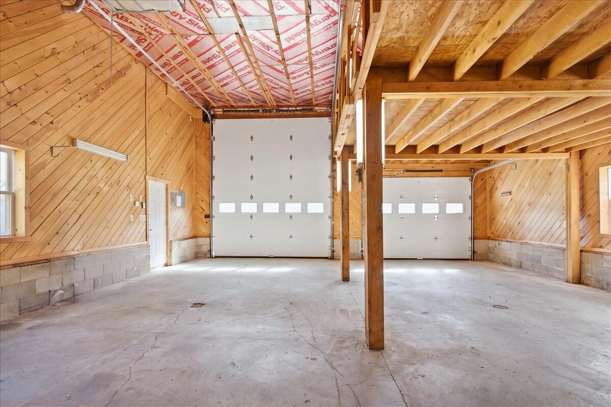 main property photo 123