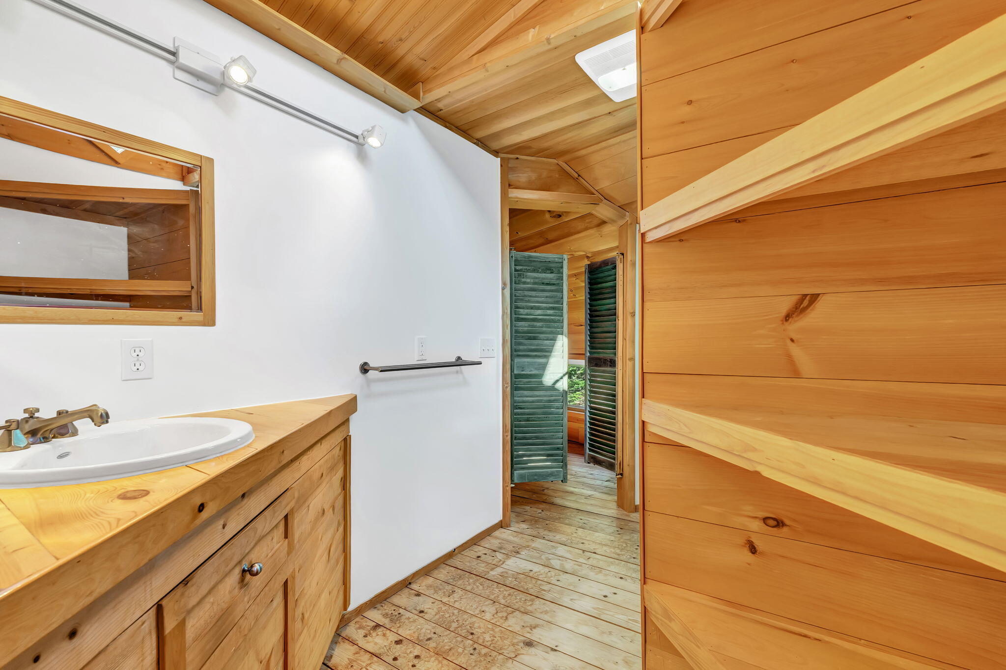 main property photo 64