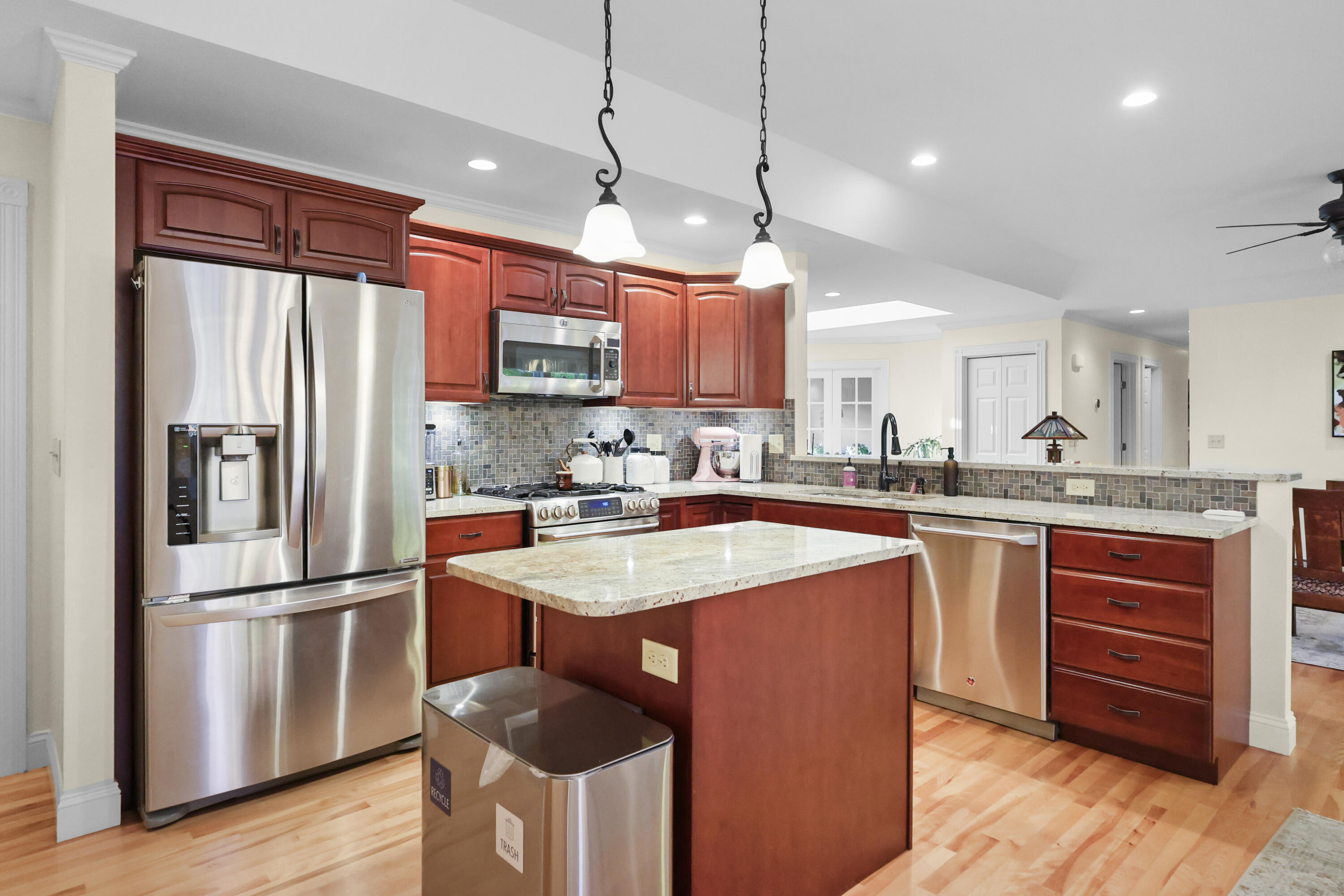 main property photo 14