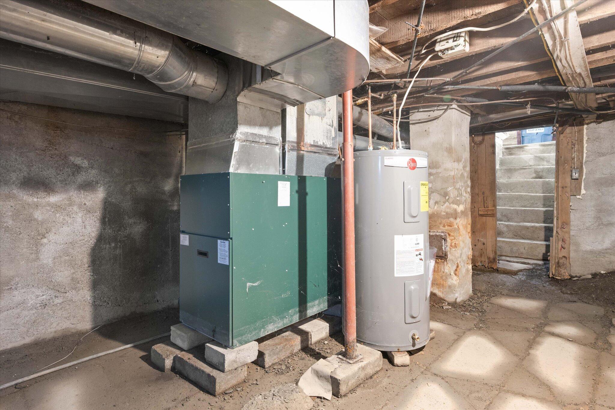 main property photo 30
