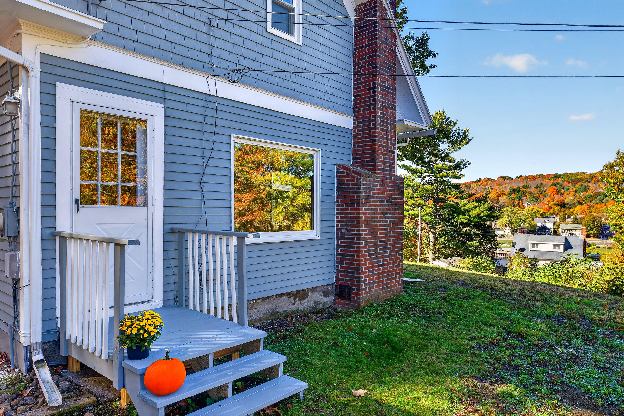 main property photo 32