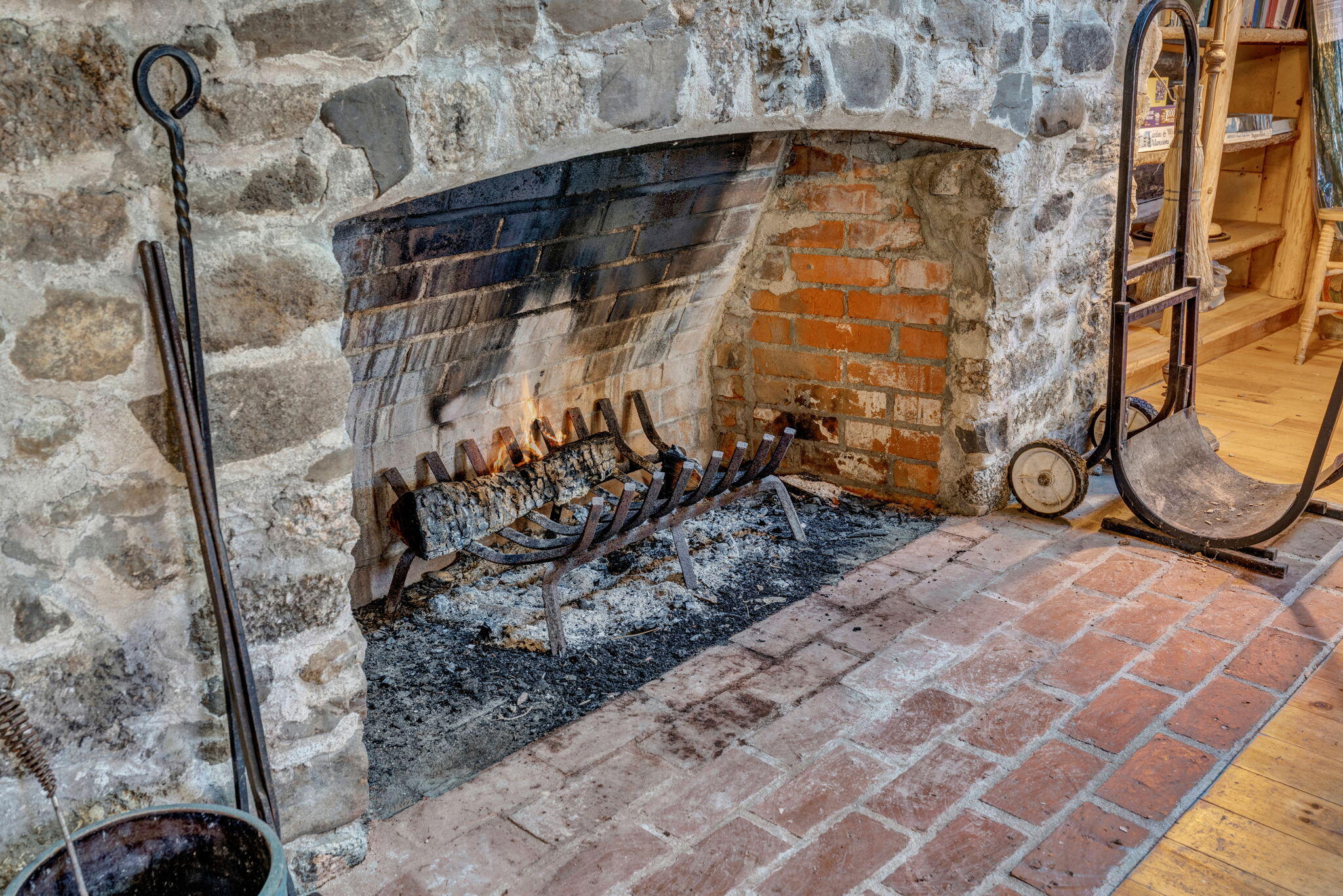 main property photo 16