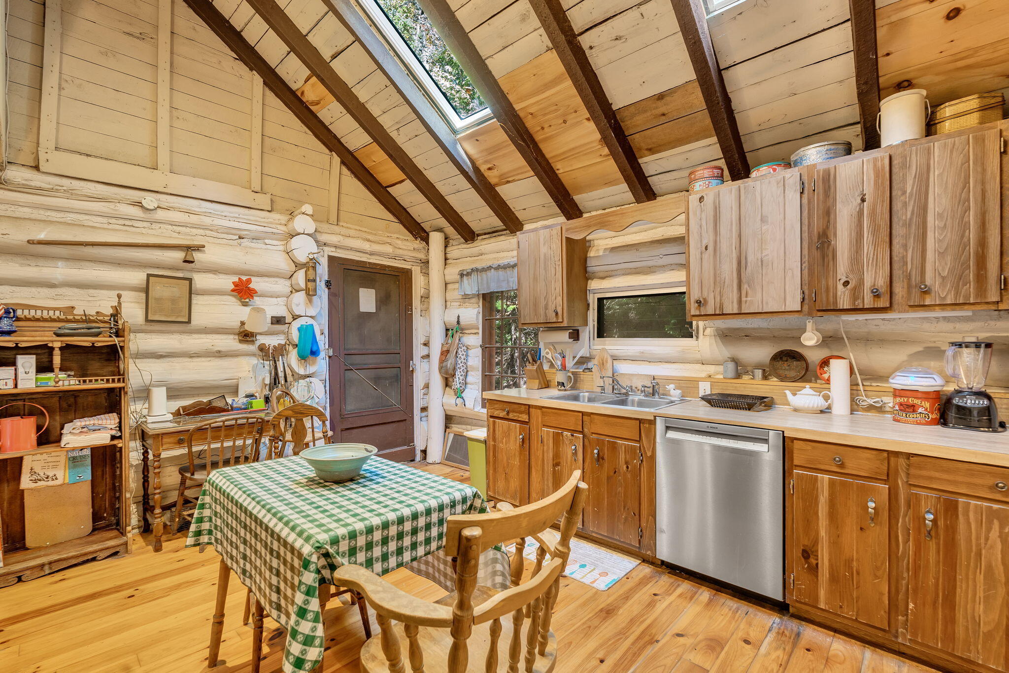main property photo 4