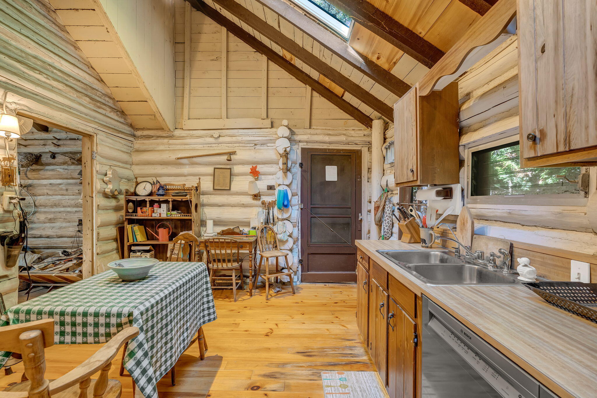 main property photo 6