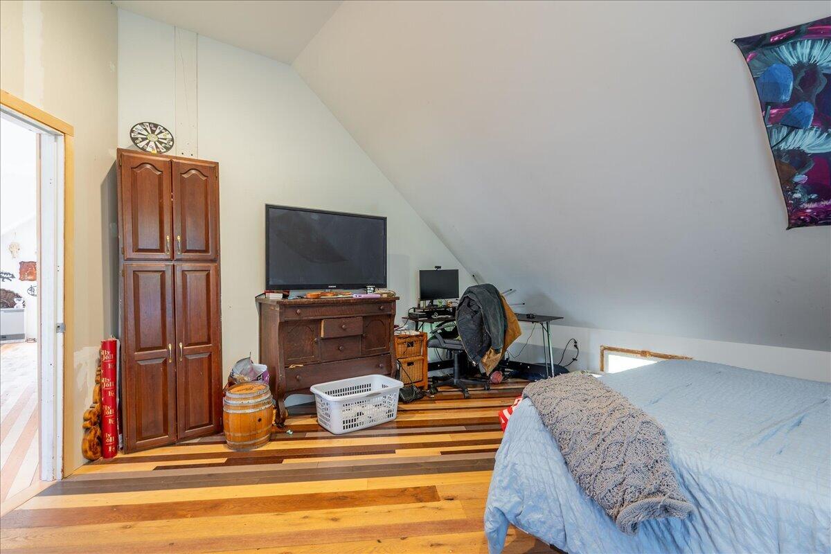 main property photo 61