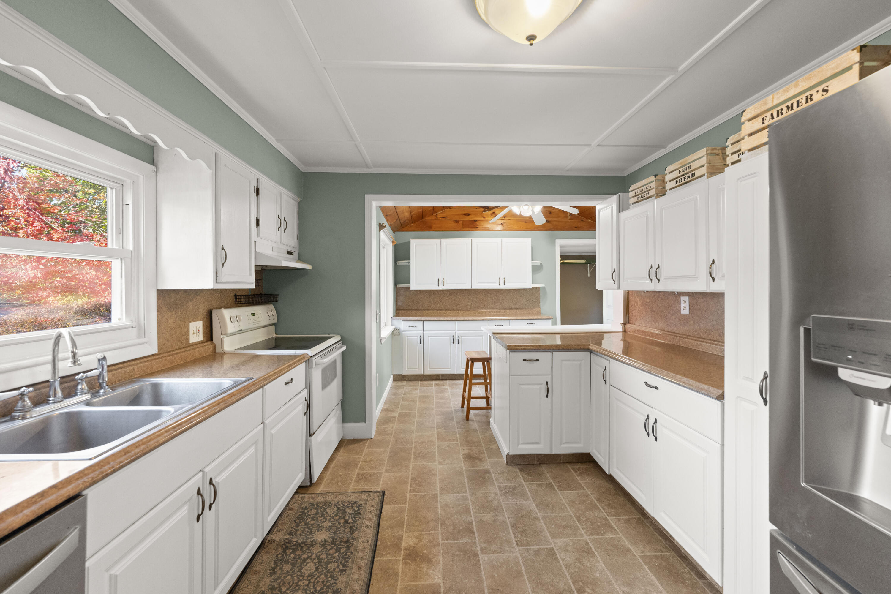 main property photo 14