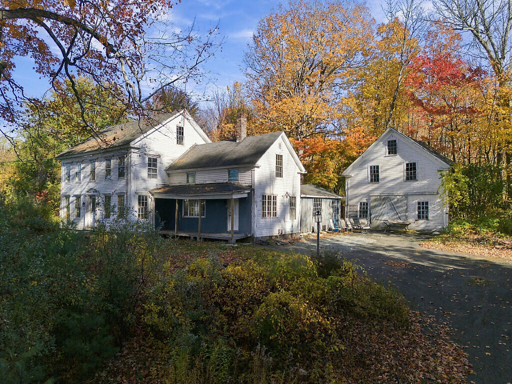 main property photo 5