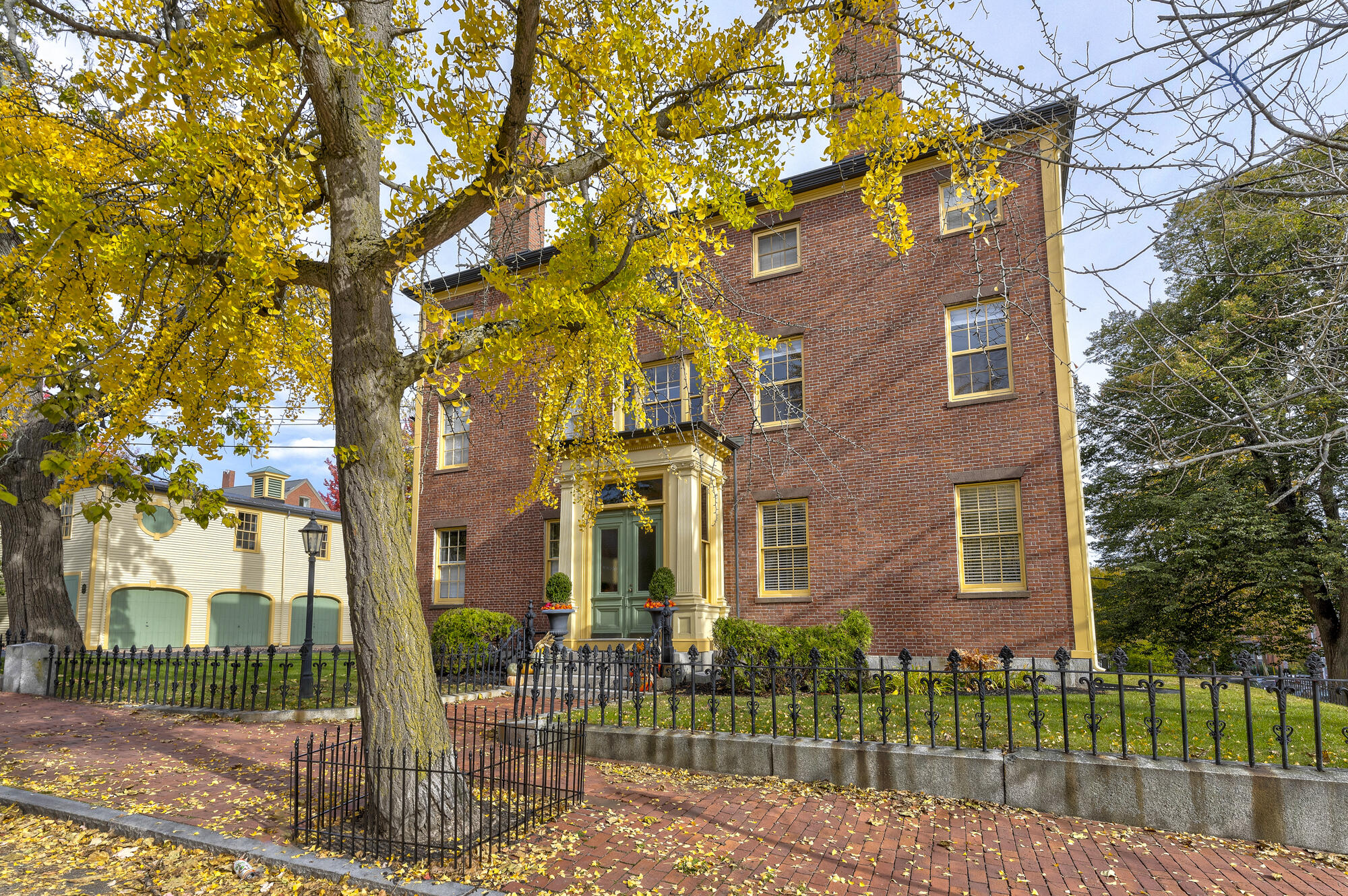 main property photo 29