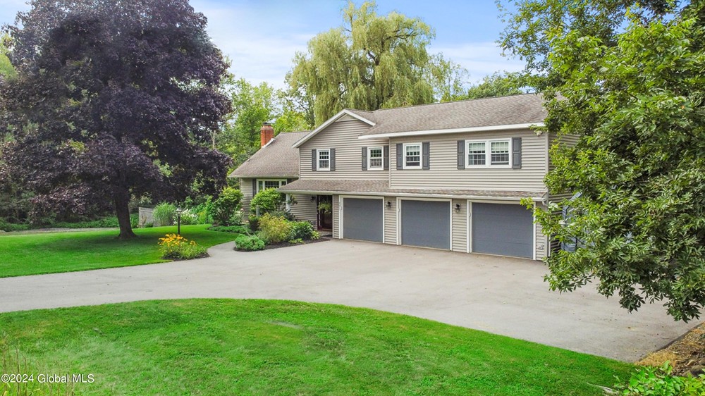 FOR SALE 4077 Jockey St, Charlton, NY 5 Bed / 3 Bath The