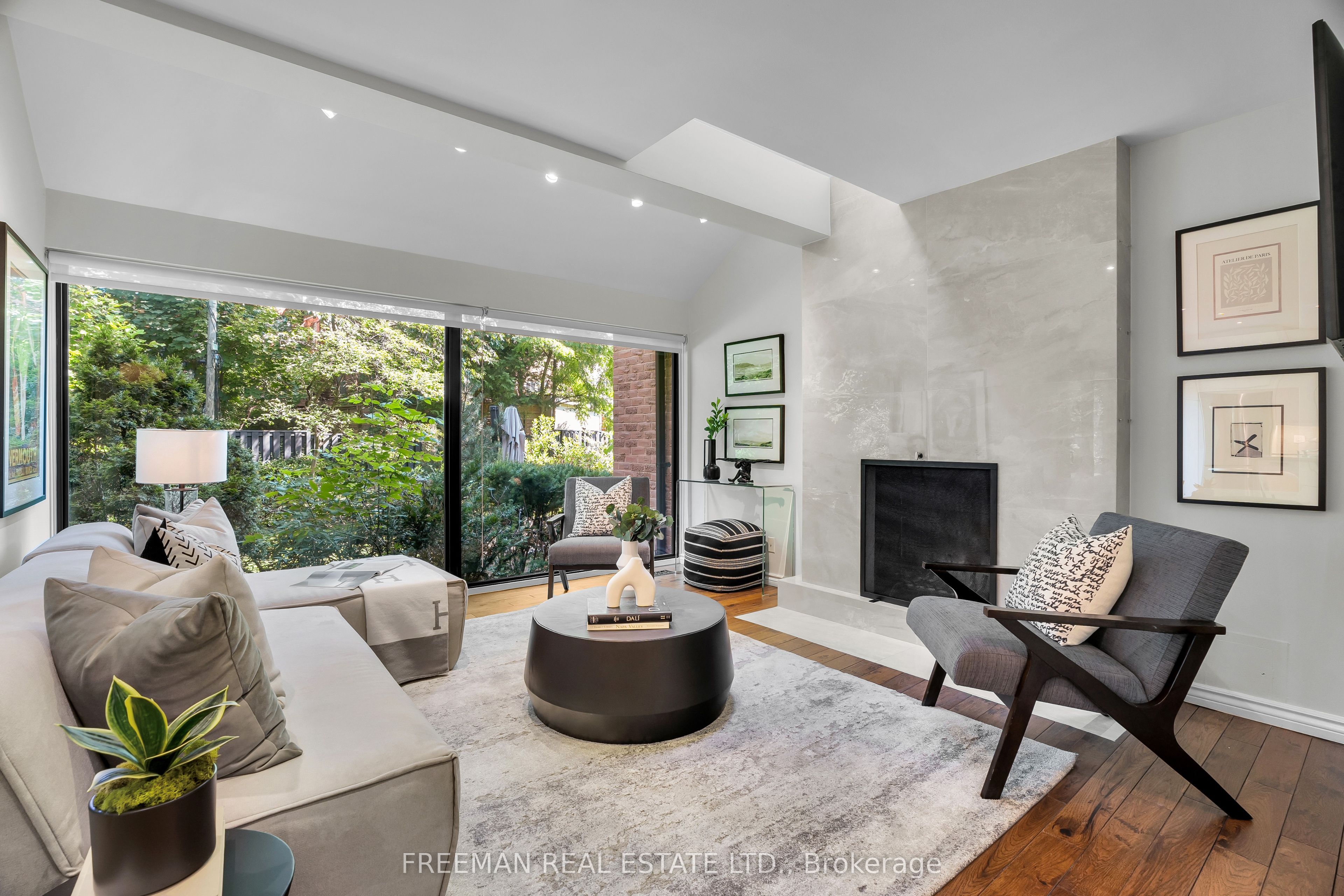MLS® sold listing #C12283599 located at 10 Walker Avenue Th 128