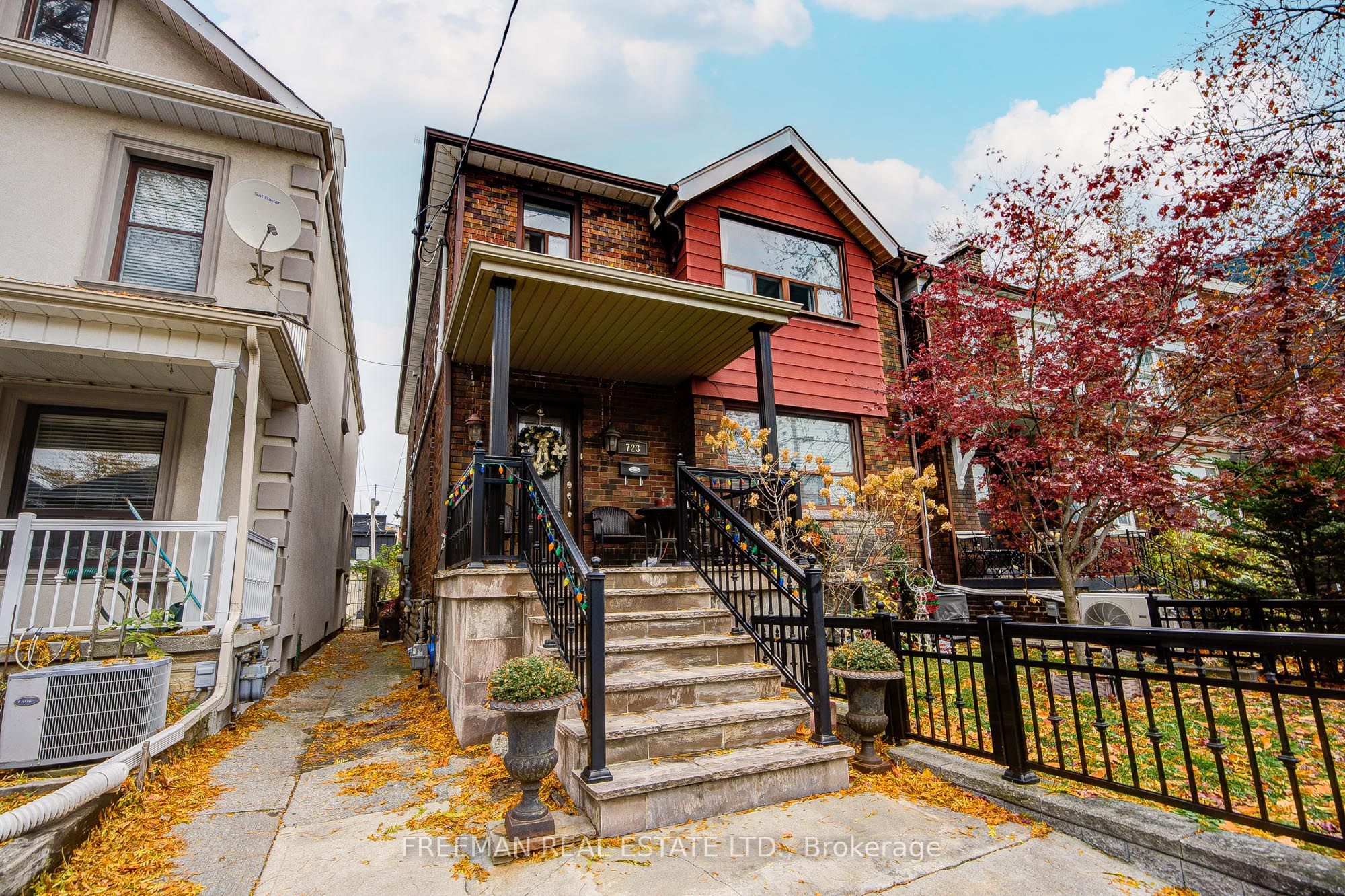 MLS® sold listing #C12552678 located at 723 Euclid Avenue 2nd Fl