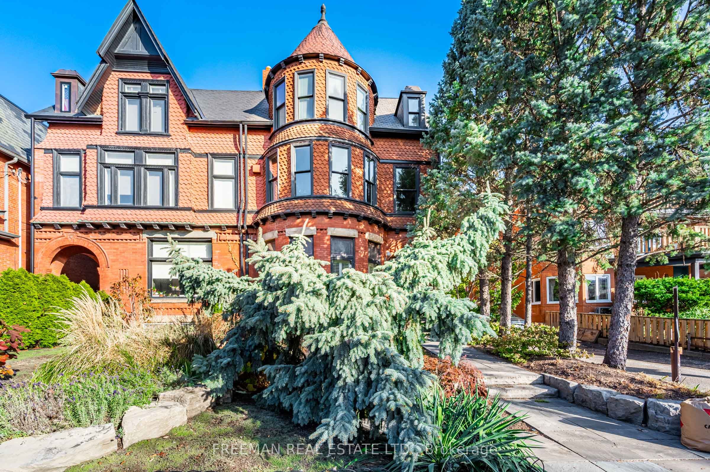 MLS® sold listing #C12572728 located at 21 Howland Avenue Upper